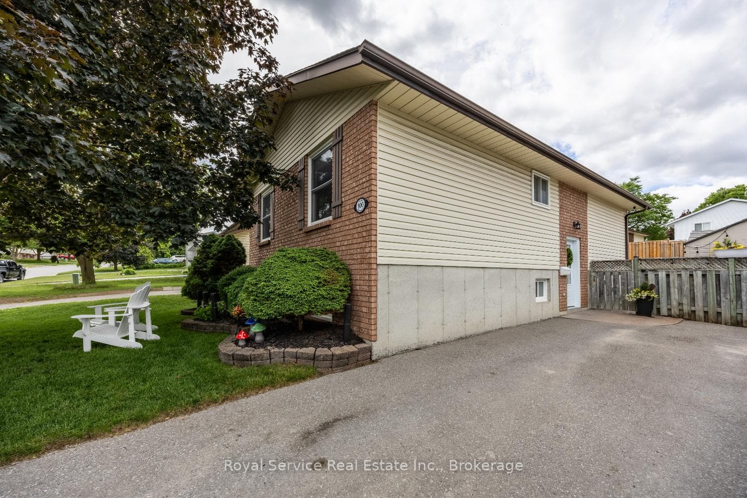 900 Stewart Drive photo 5