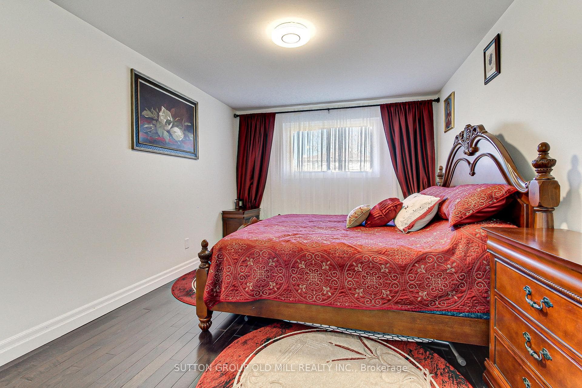 1261 Consort Crescent photo 16