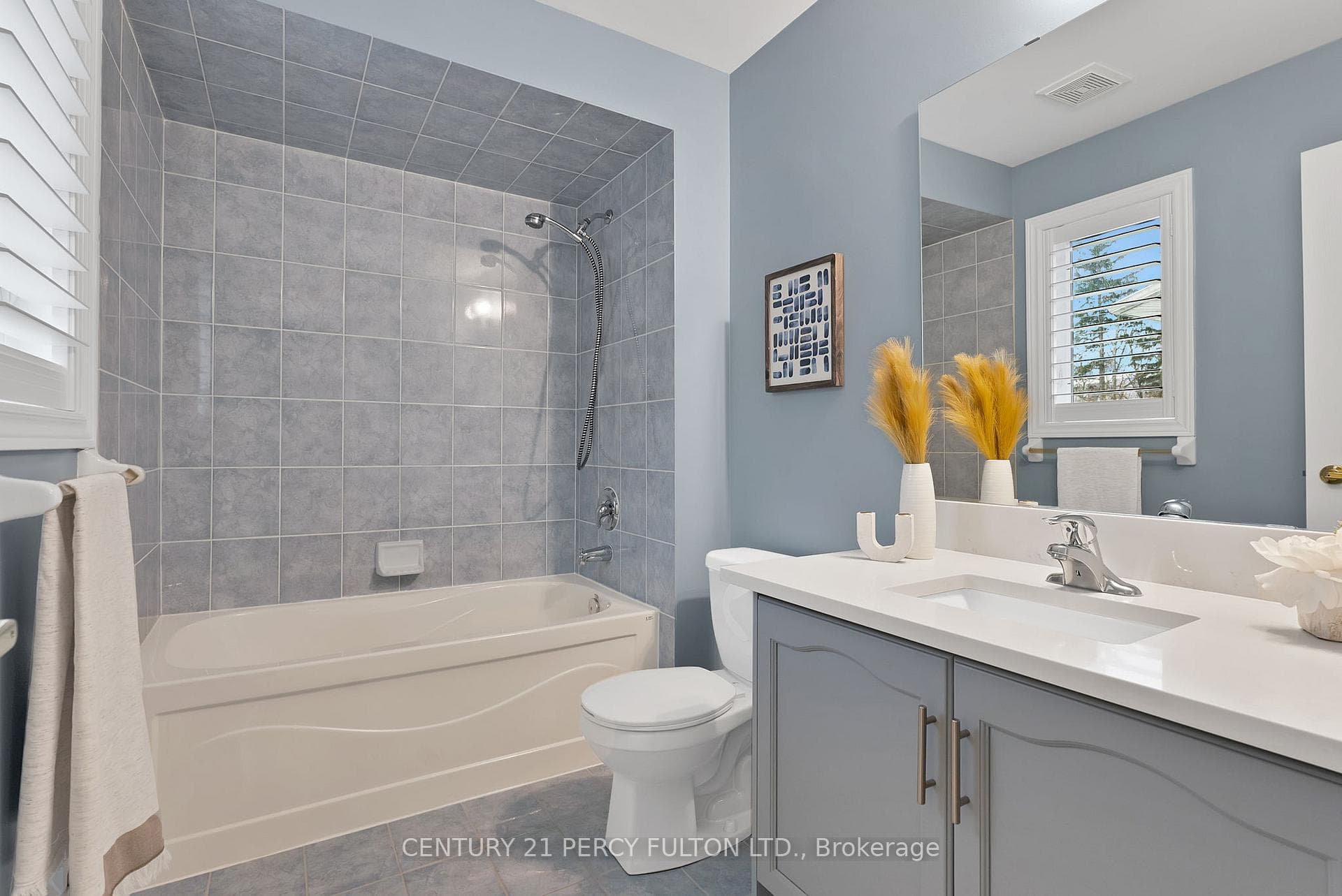 4 Berger Avenue photo 37