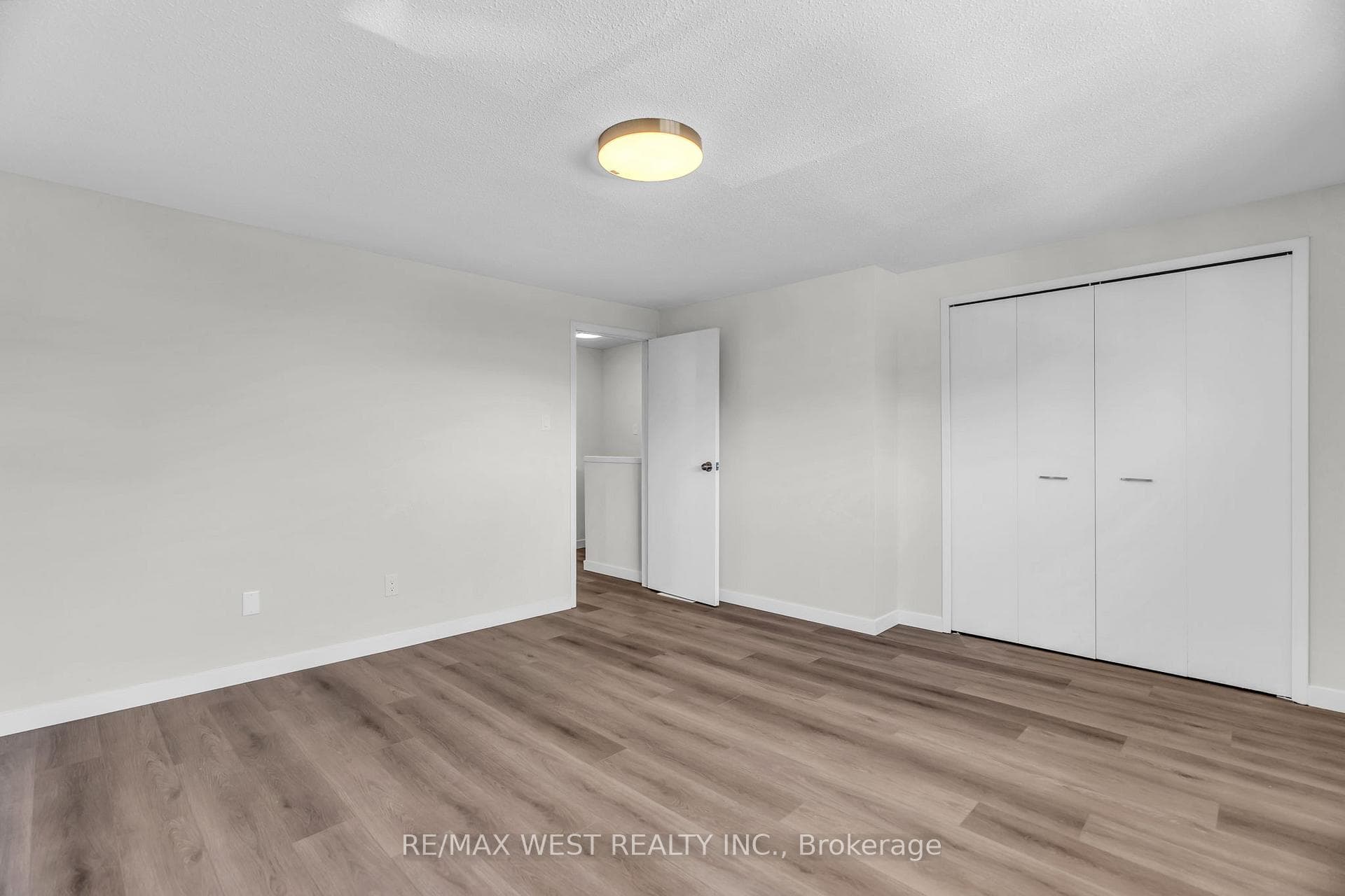 1095 Jalna Boulevard Unit 69 photo 24