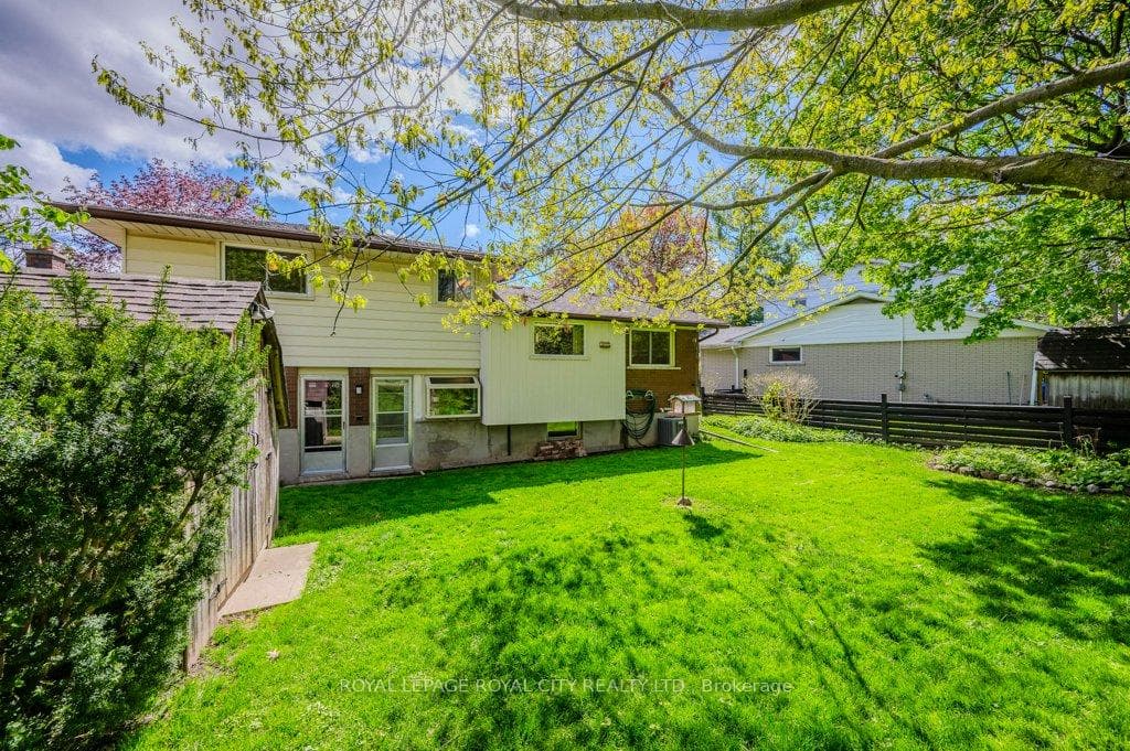 32 Westminster Avenue photo 26