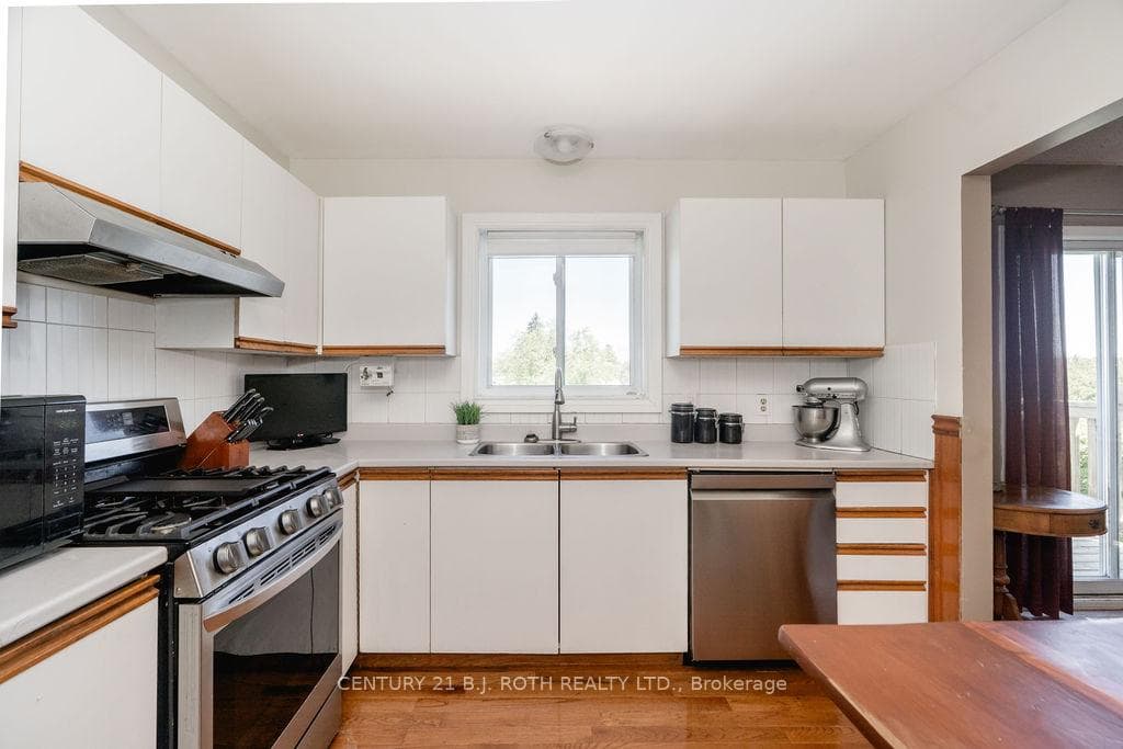 2823 Small Street photo 5