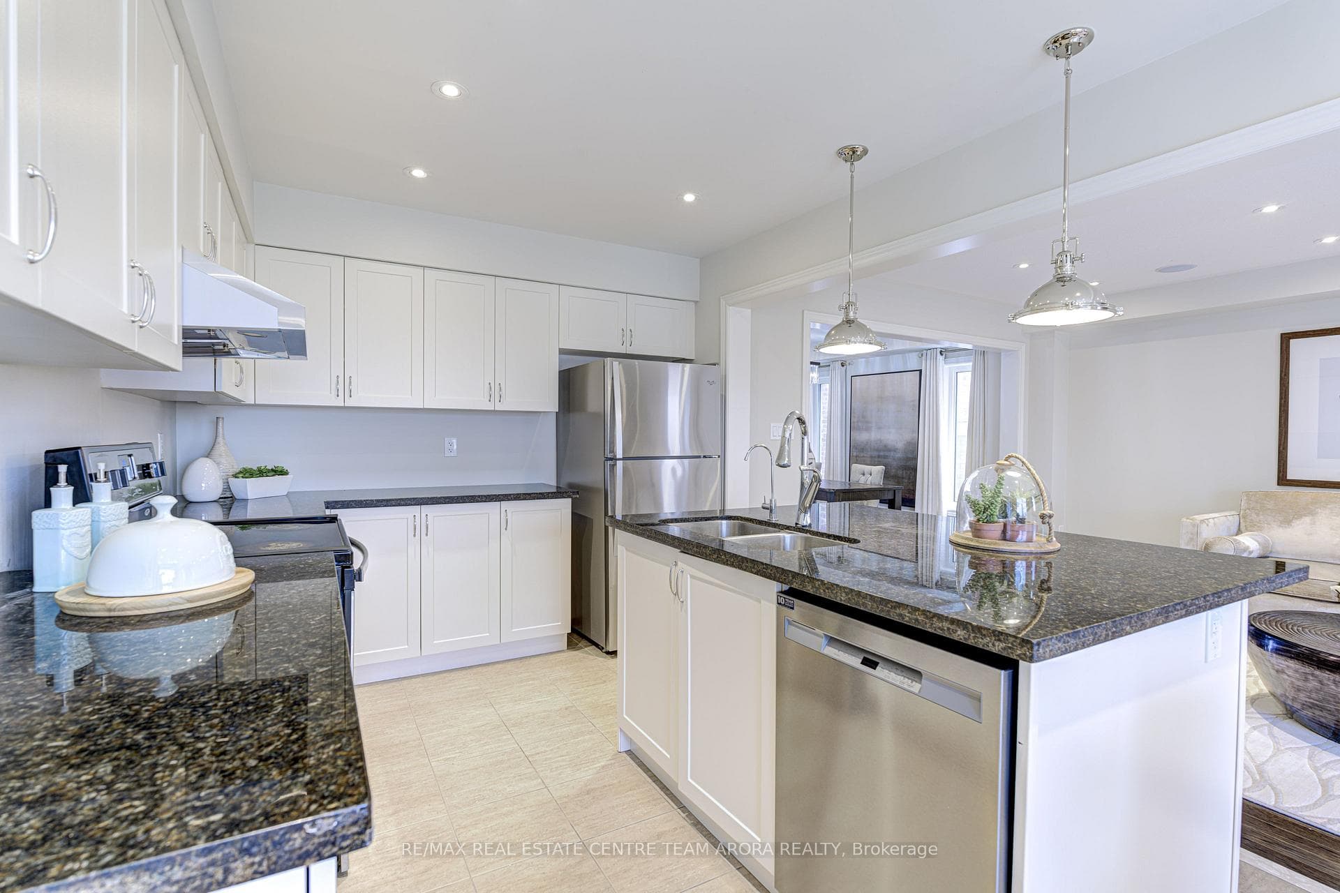 35 Rosebrugh Avenue photo 9