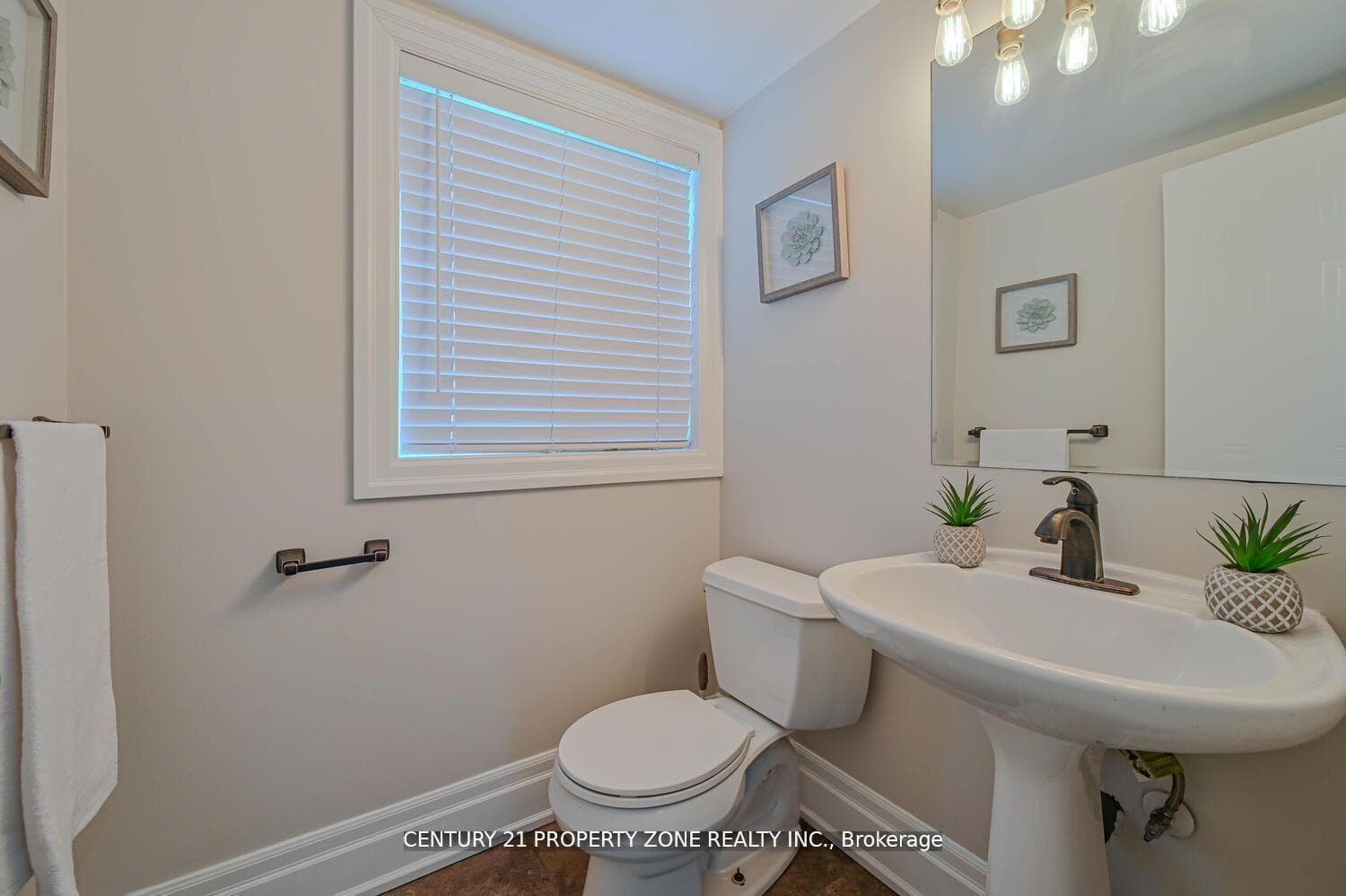 22 Lockwood Road photo 10