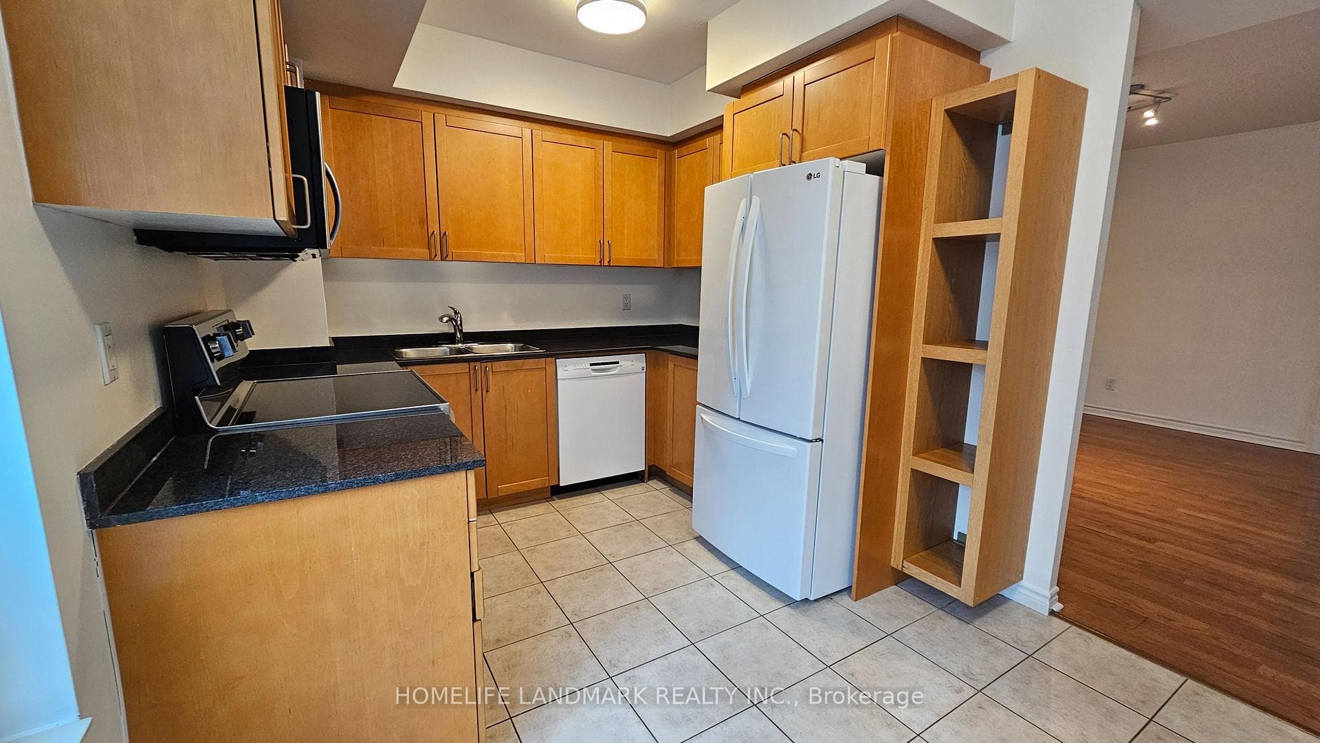 18 William Carson Crescent Unit 307 photo 7