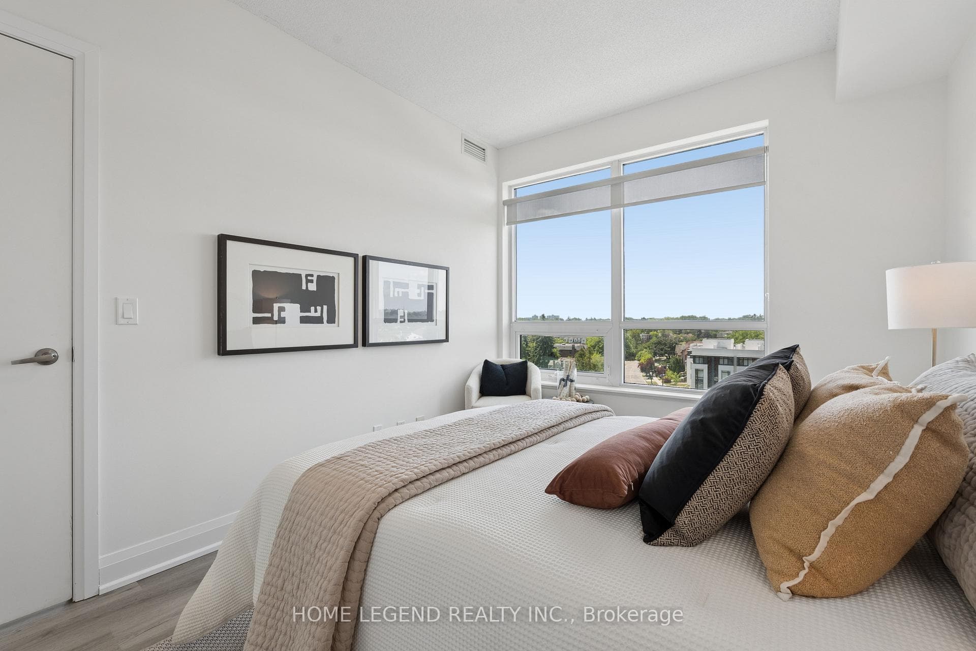 68 Canterbury Place Unit 605 photo 11