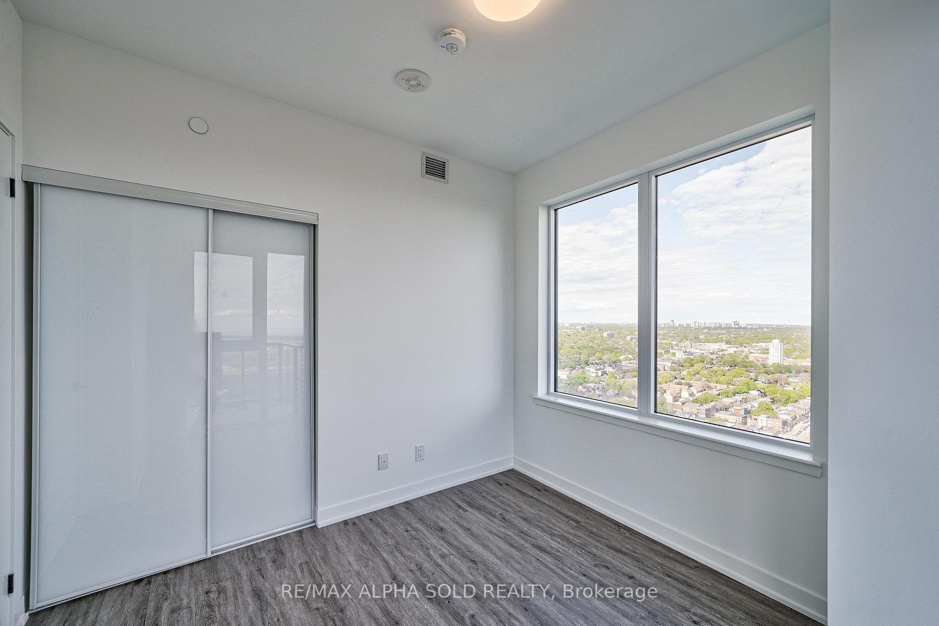 5 Defries Street Unit 3402 photo 26
