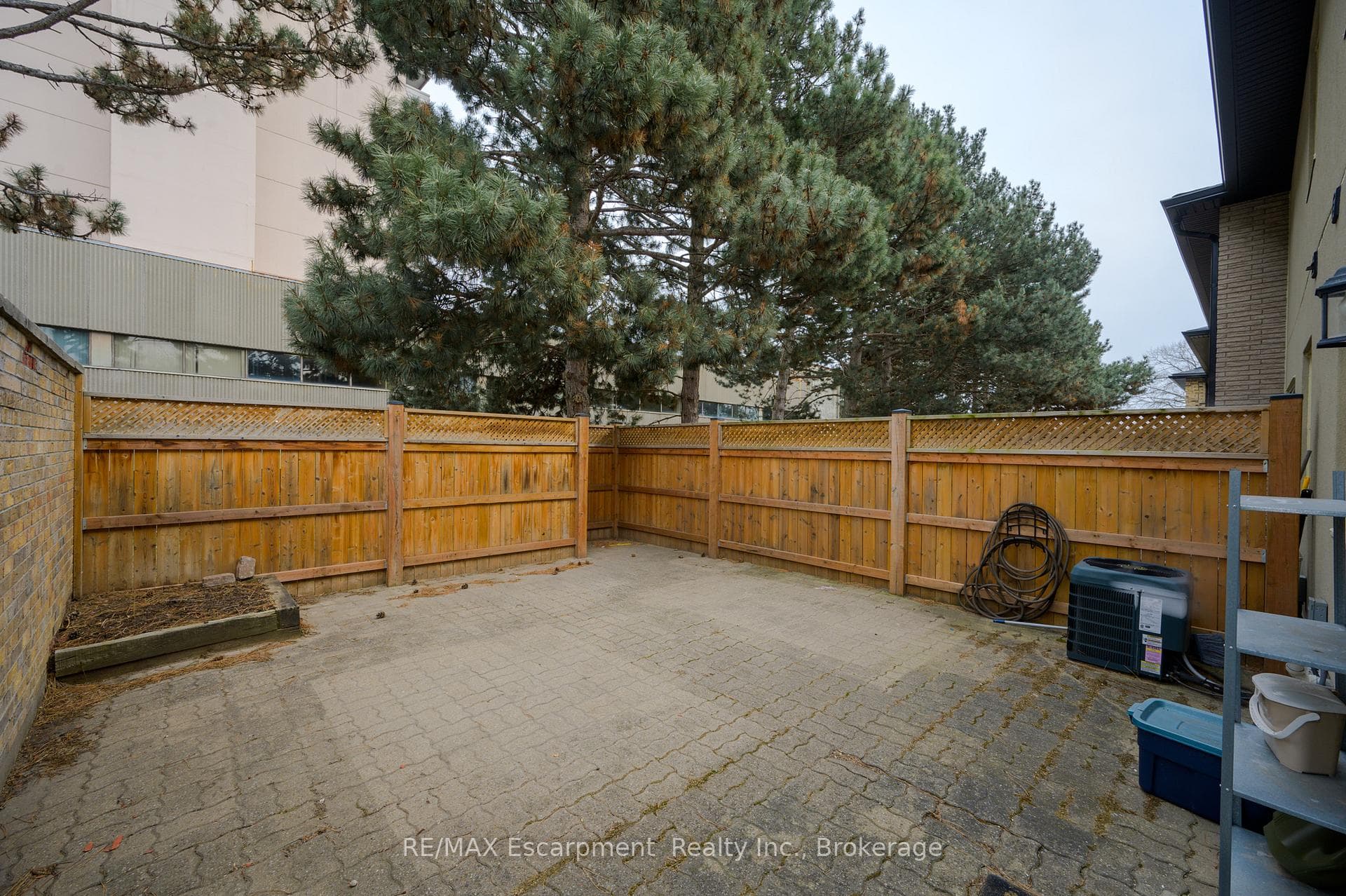 755 Hyde Road photo 25