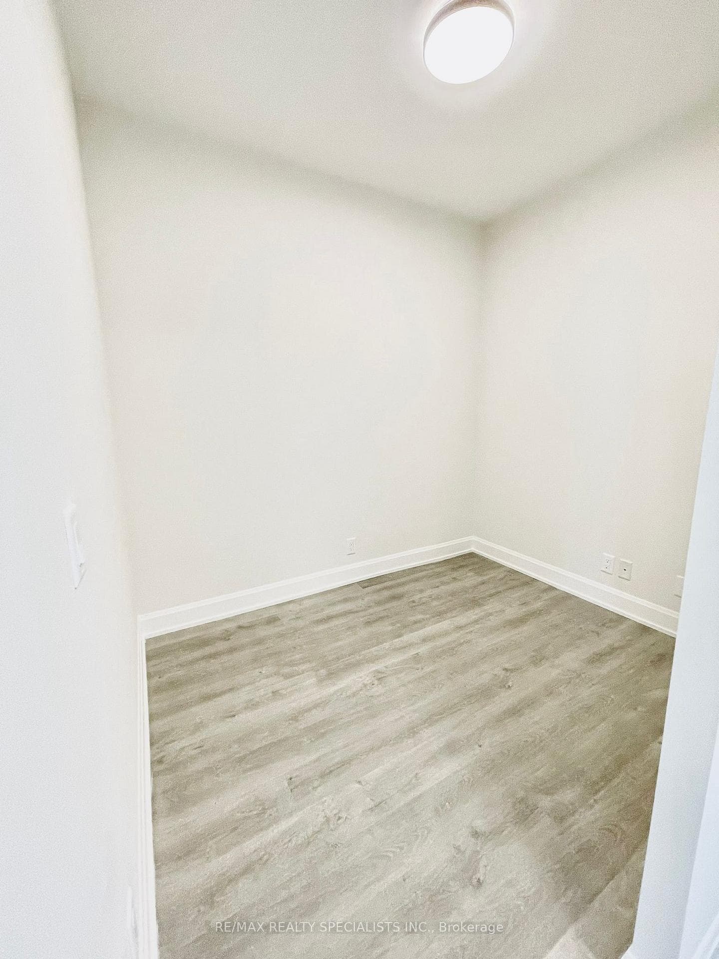 Large Size Den can be office / Guest Room