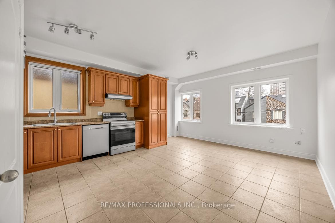 213 Major Street Unit UPPER photo 4