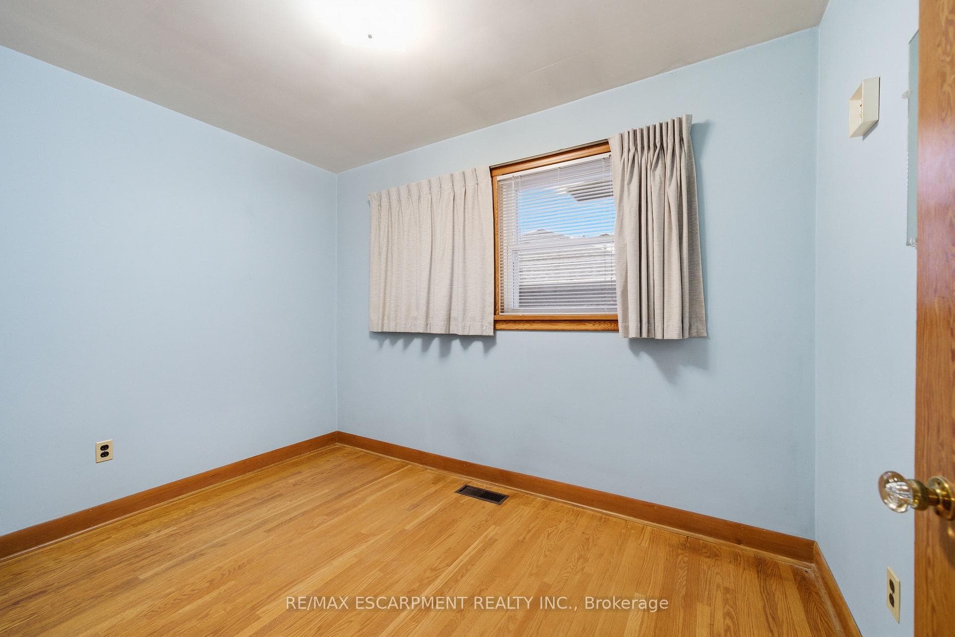 8 Fawell Avenue photo 22