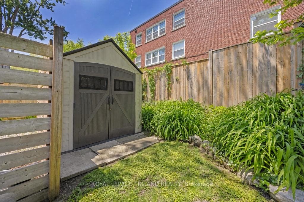 596 Rosedale Street photo 36