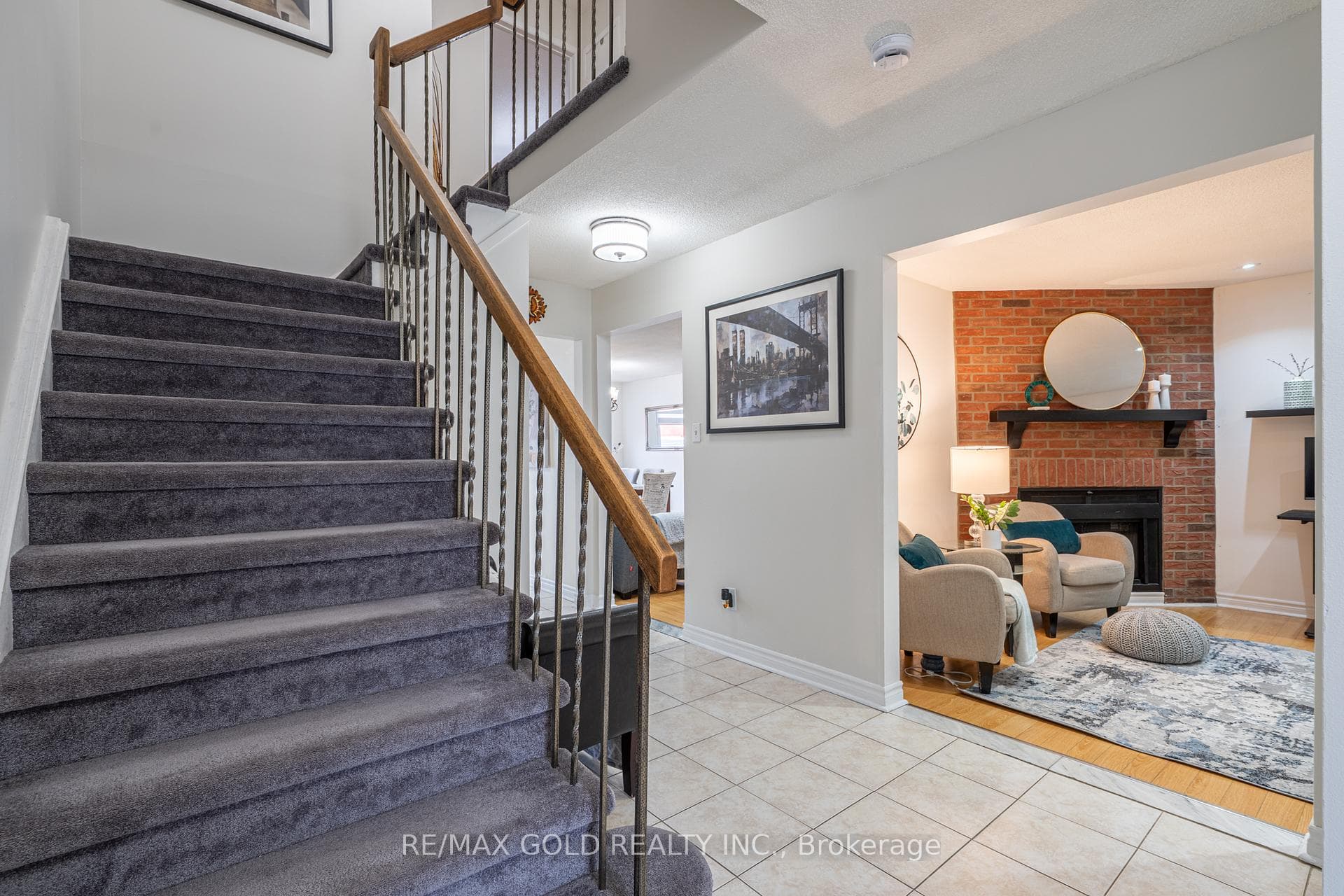 86 Whitehaven Drive photo 4