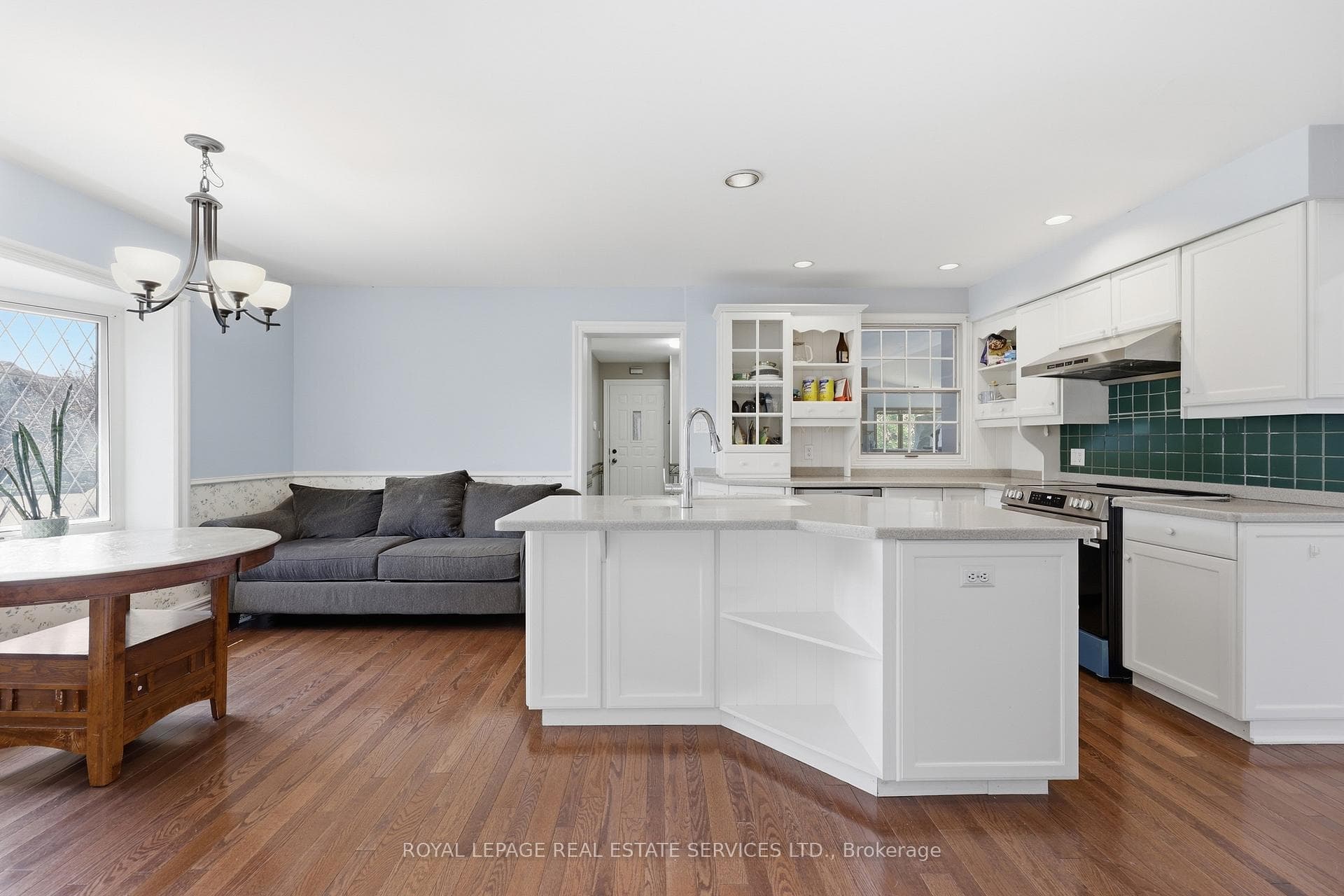 8 Lakeshore Drive photo 14