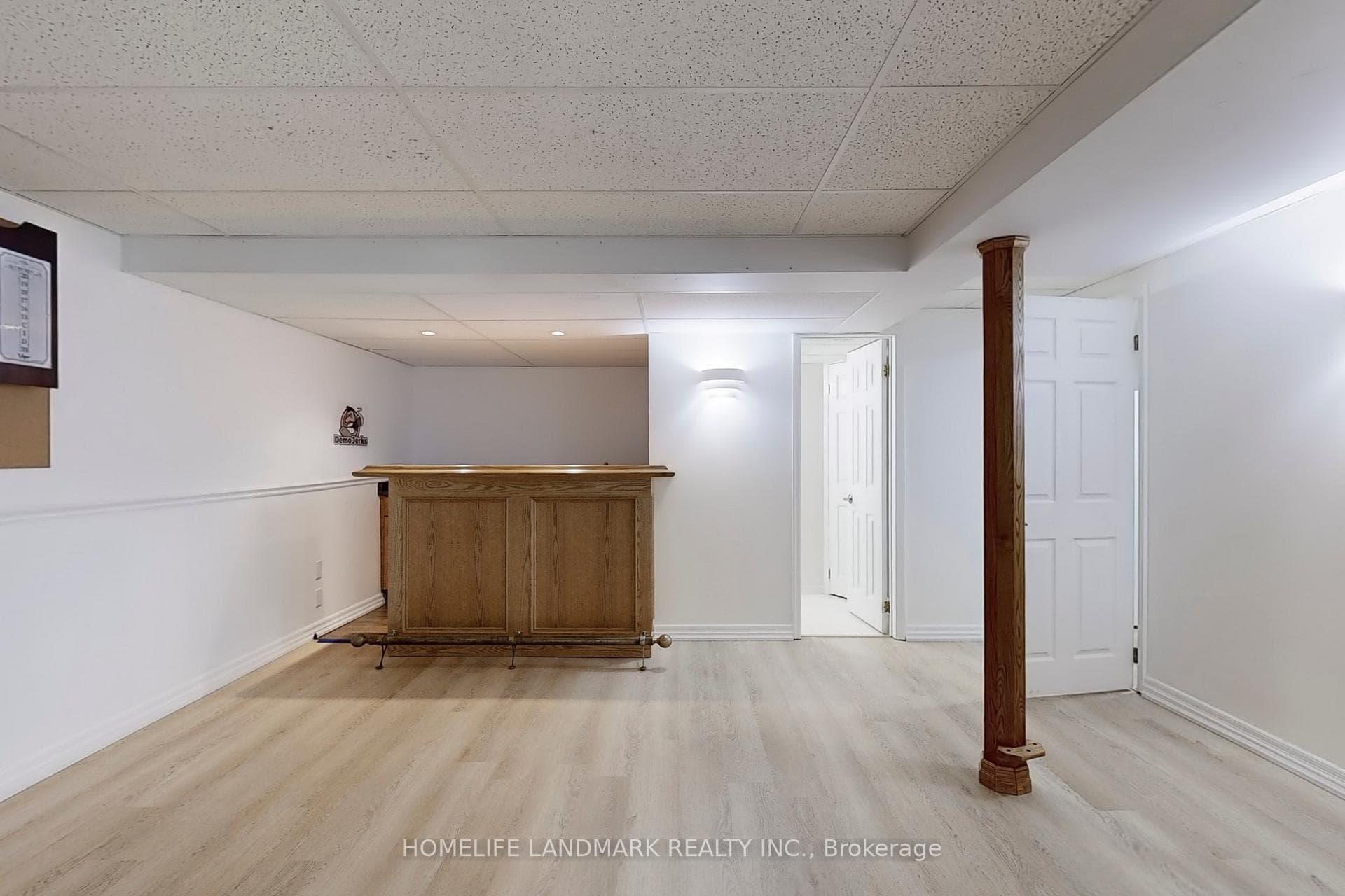 105 Topham Crescent photo 33