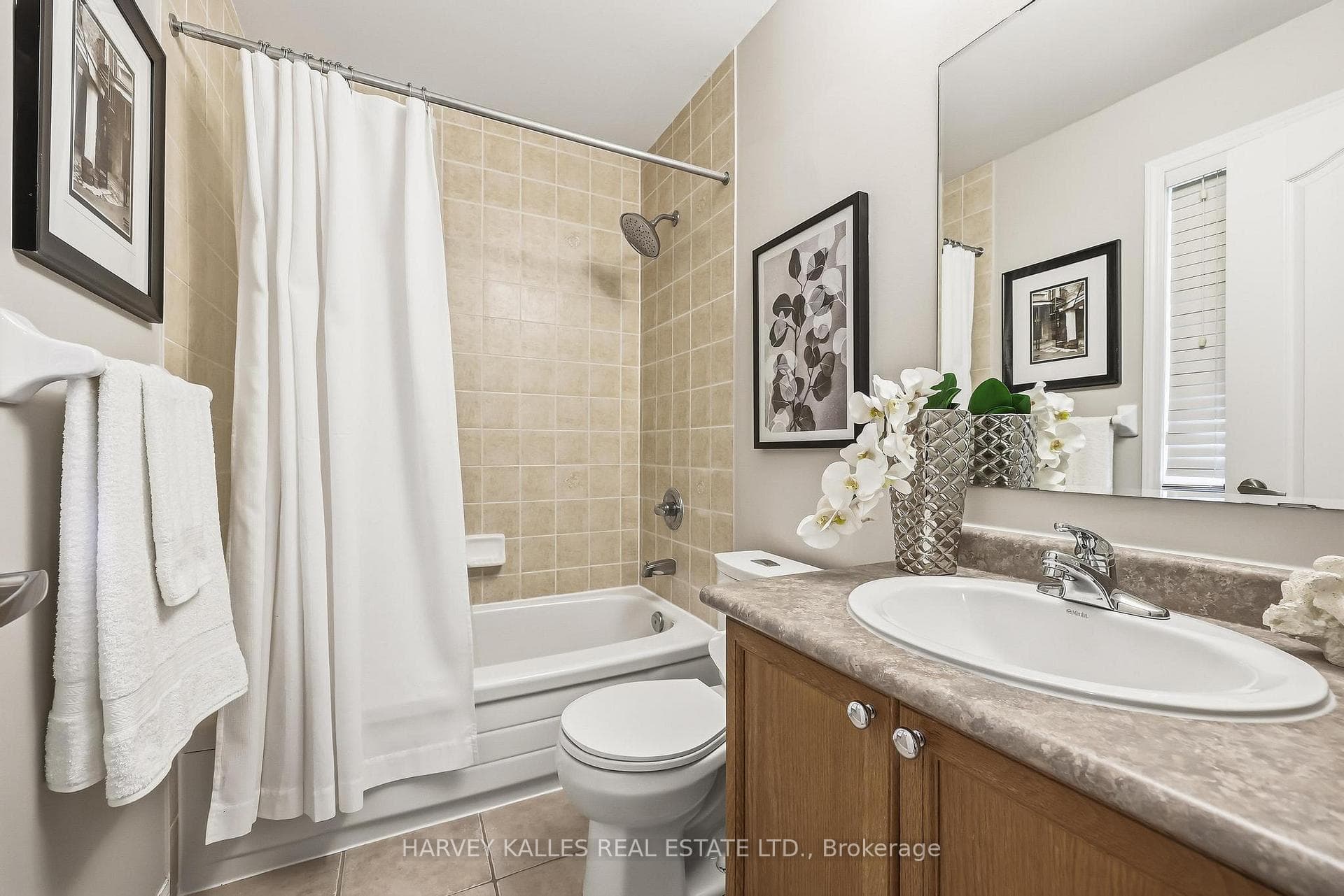 10 Dougherty Crescent photo 13