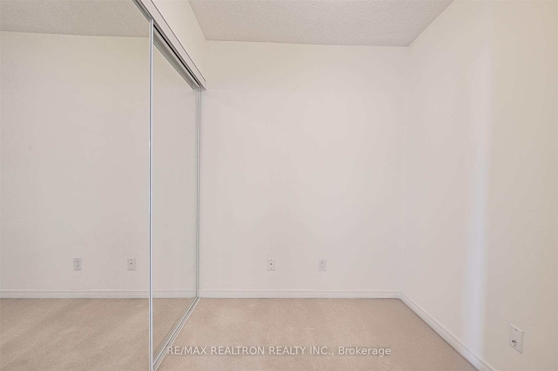 19 Northern Heights Drive Unit 510 photo 6