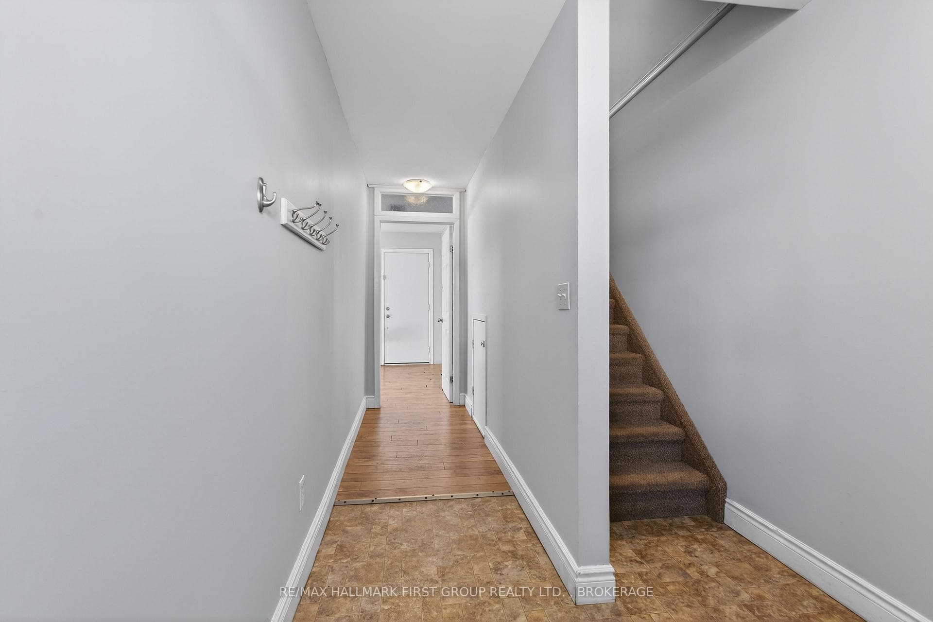 1098 Craig Lane photo 5