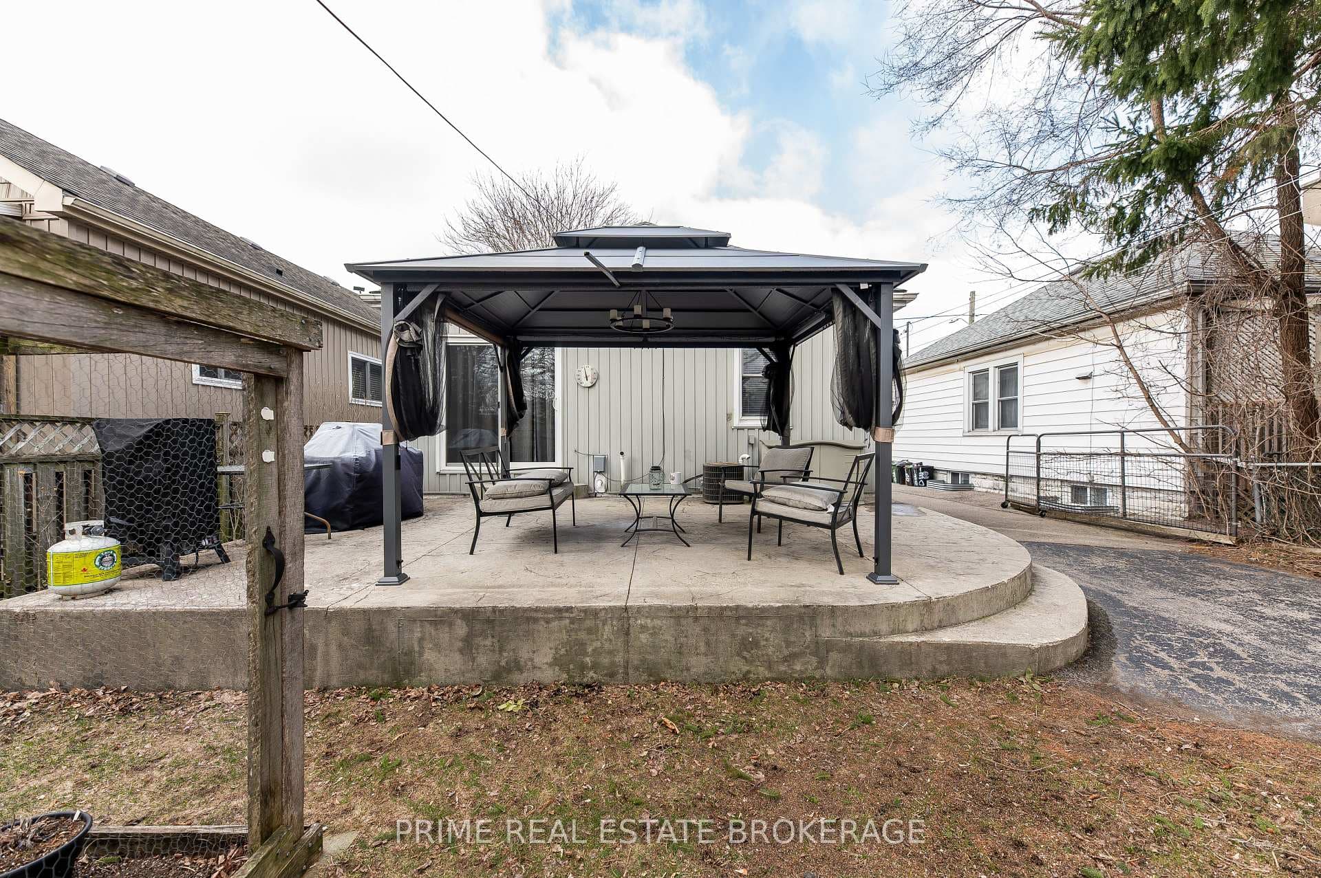 130 Giles Street photo 41