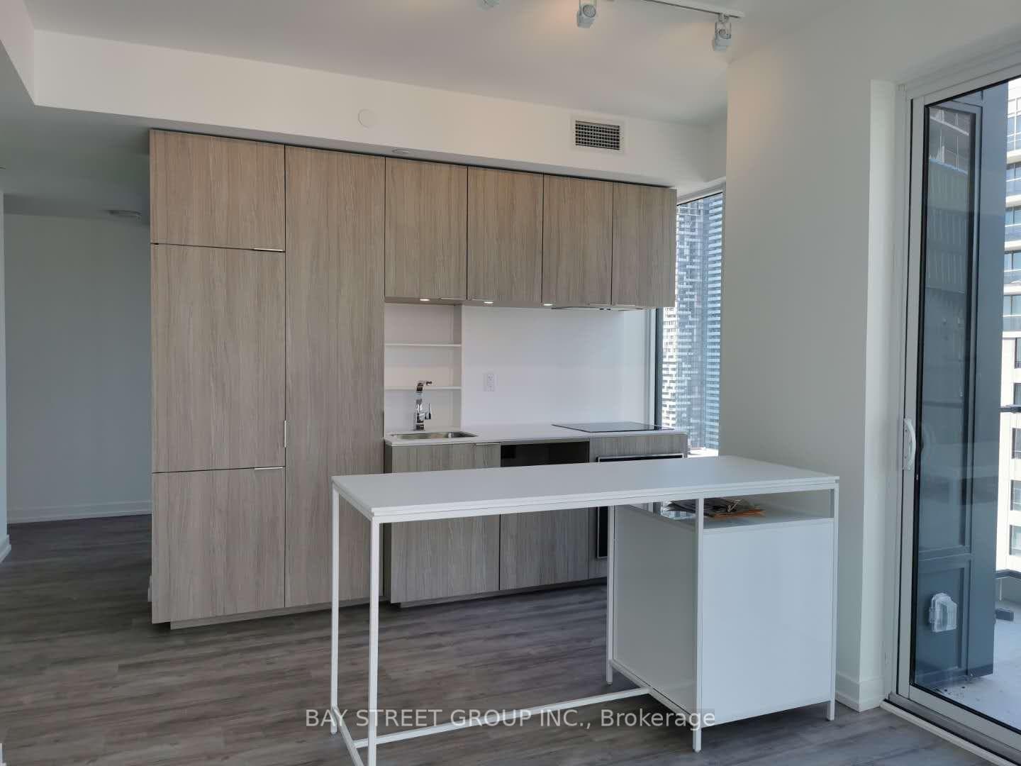 77 Shuter Street Unit 2513 photo 7