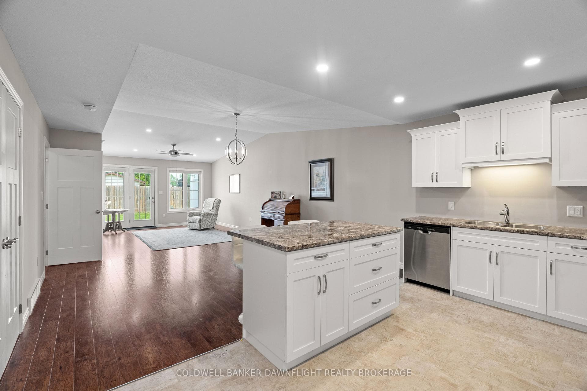40 Devon Drive photo 9