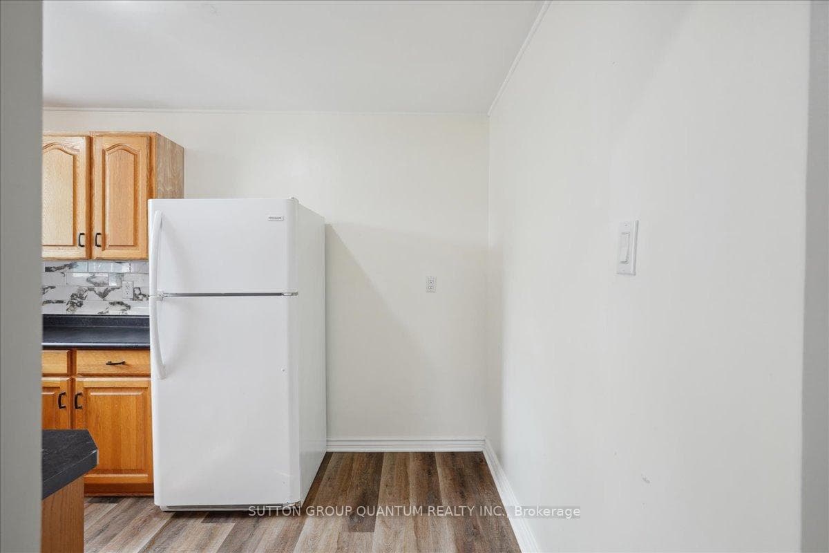 144 Selkirk Avenue photo 16