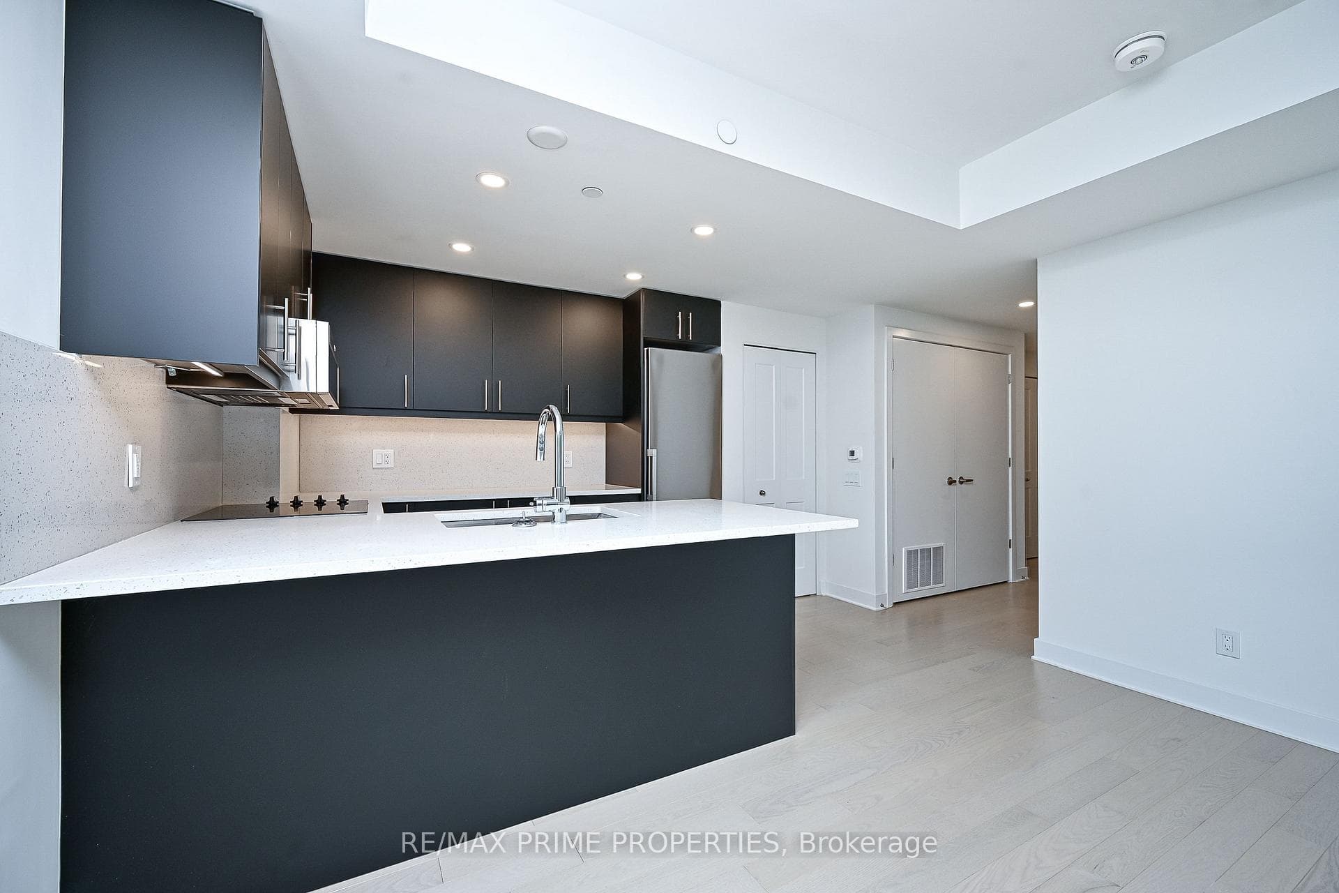 180 GEORGE Street Unit 508 photo 13
