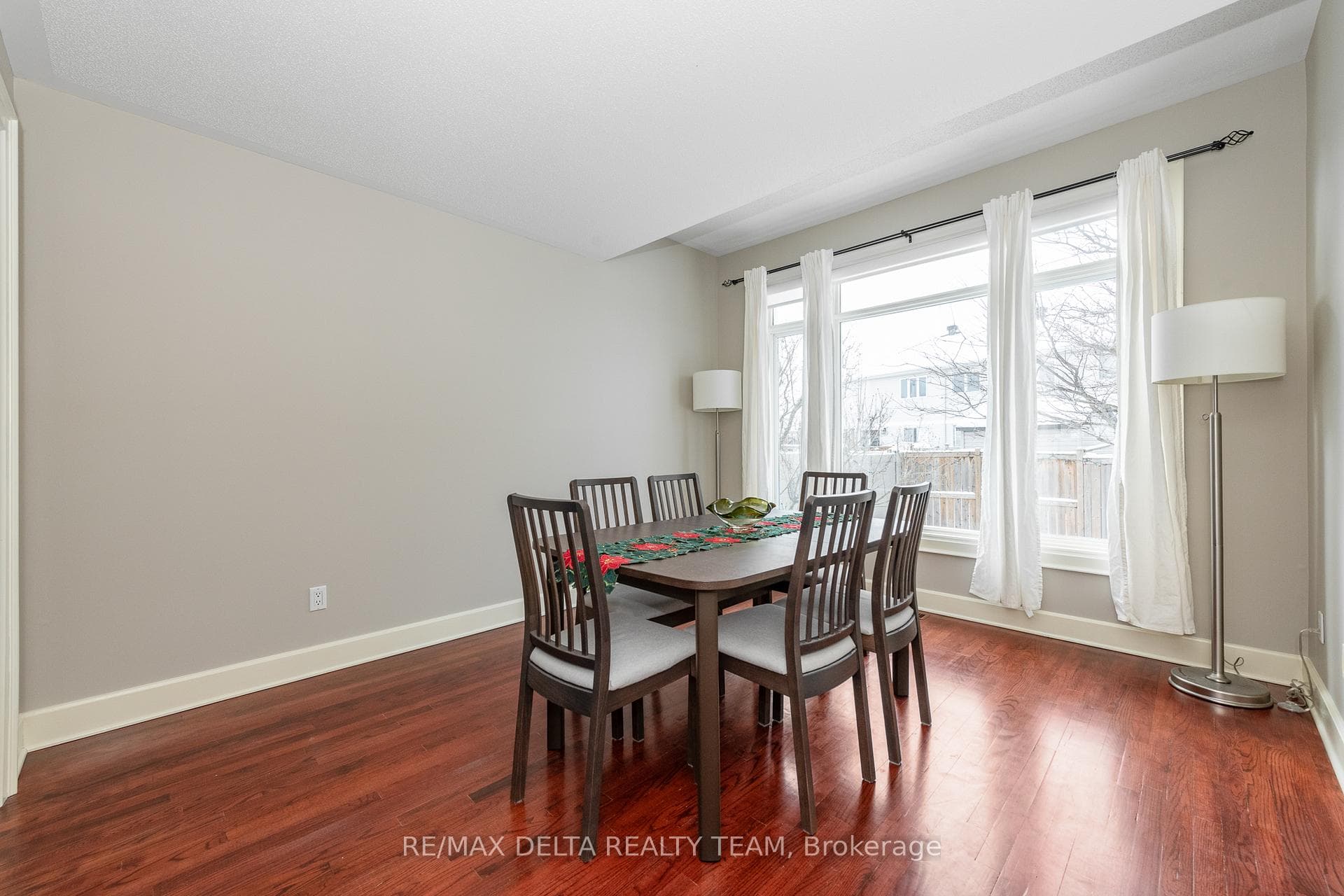 1524 Aline Avenue photo 11