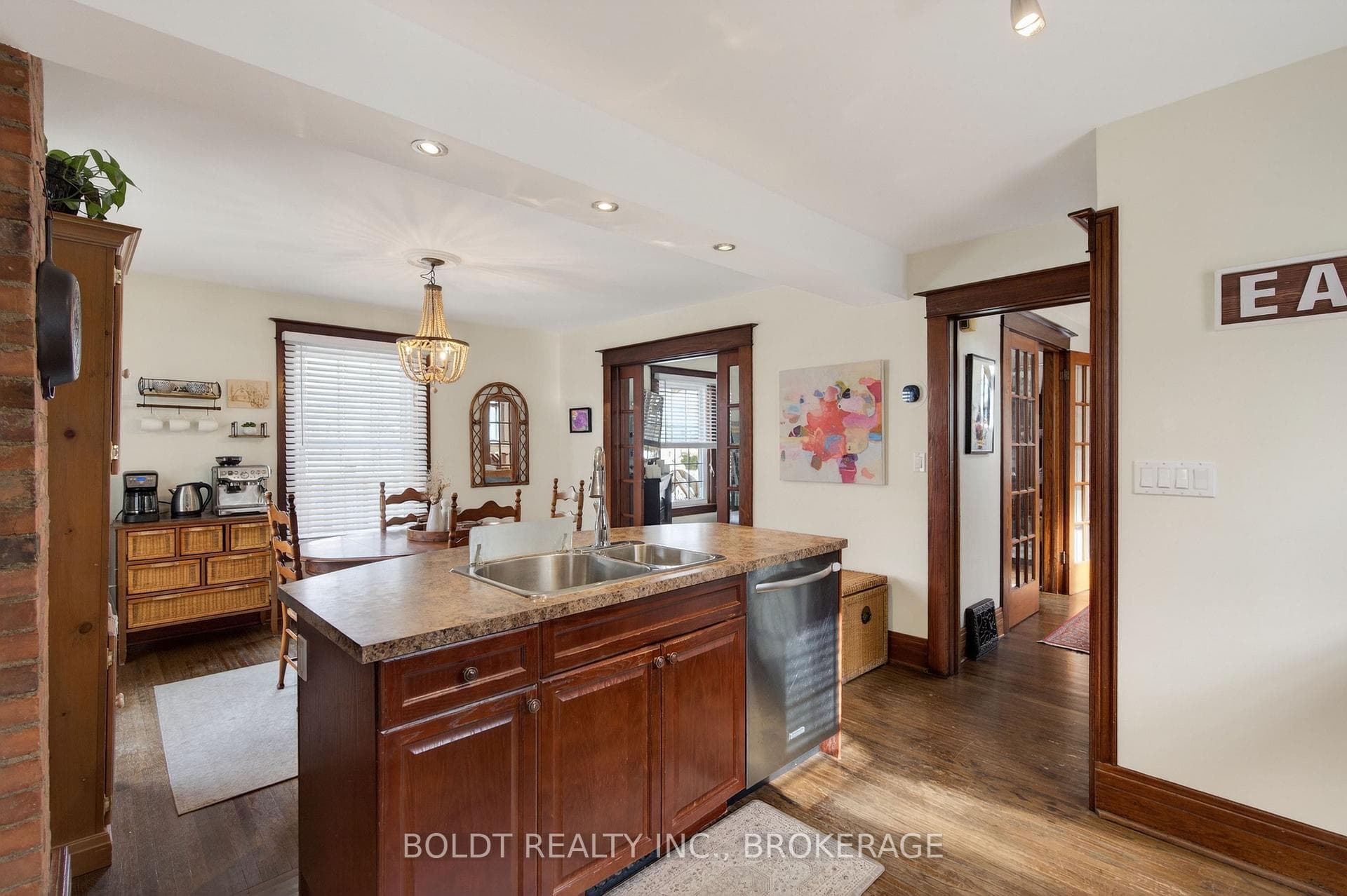 17 Taylor Avenue photo 7