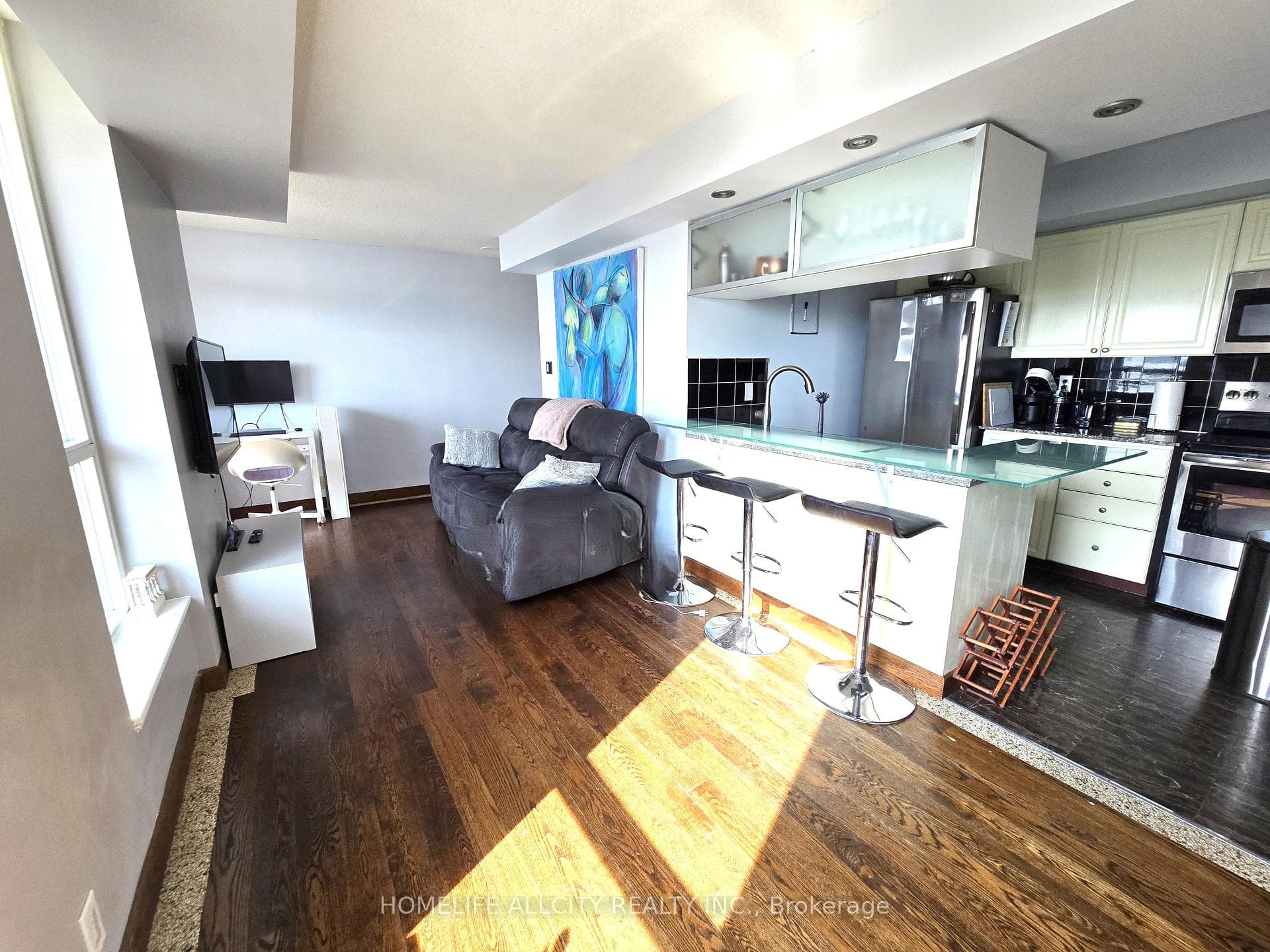 Living and Kitchen