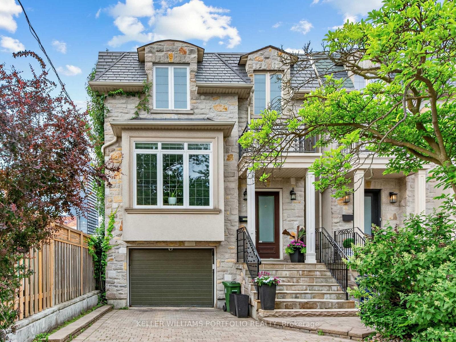 21 Albertus Avenue photo 2