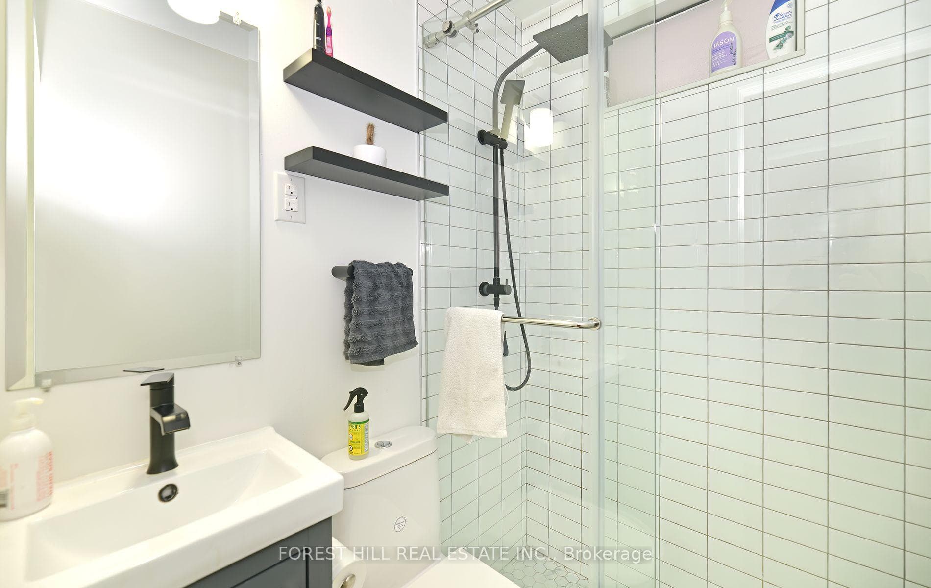 120 Earlscourt Avenue photo 15