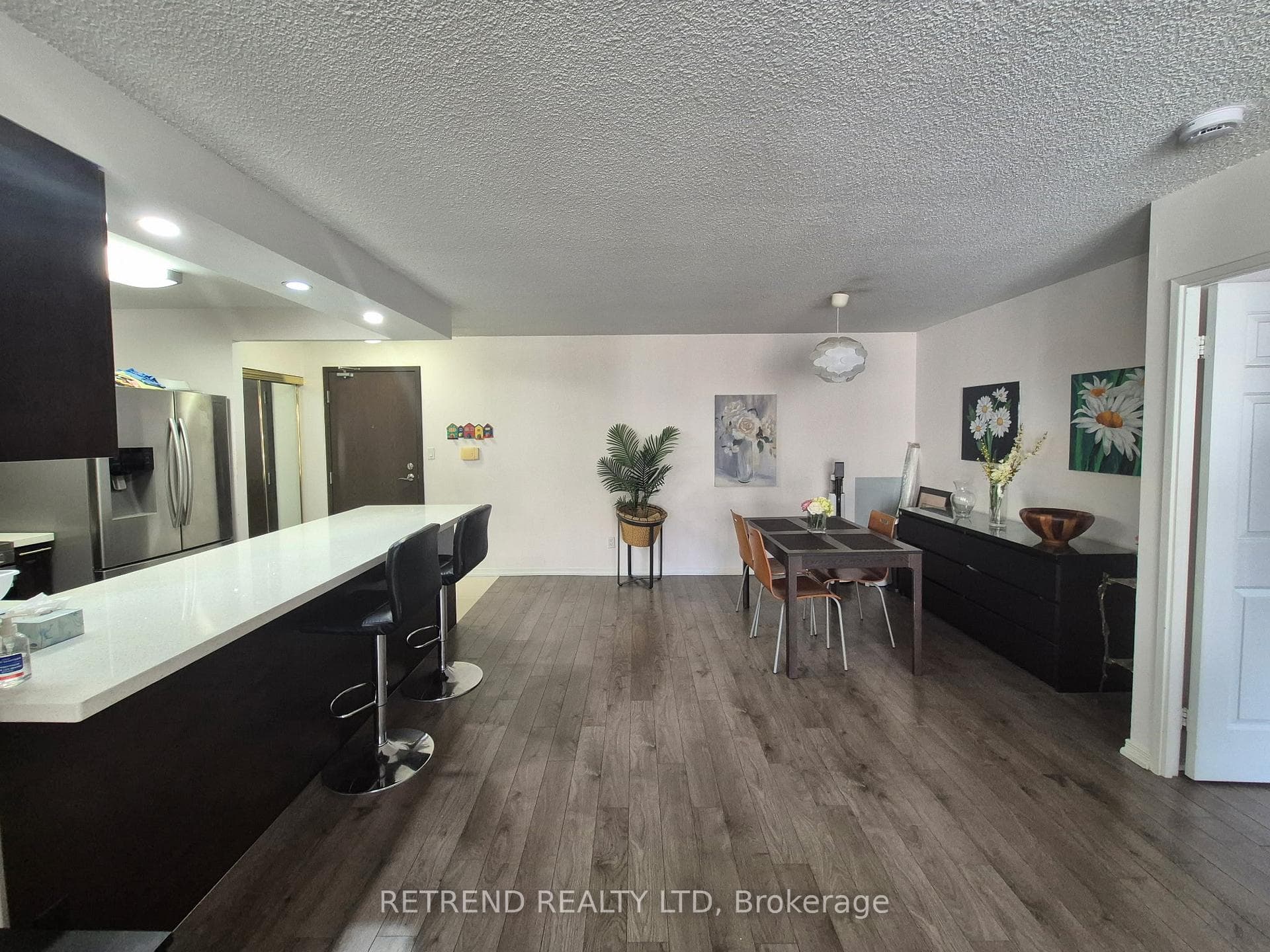 30 Greenfield Avenue Unit 1601 photo 4