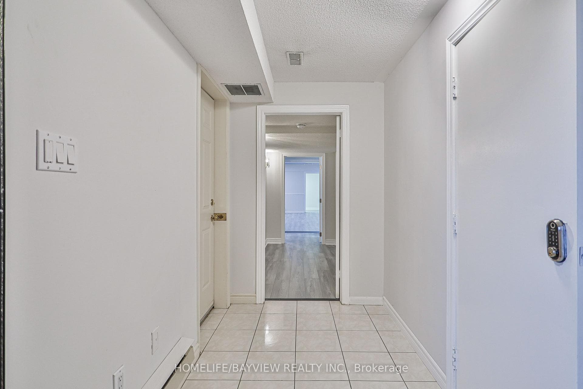 276 HOUNSLOW Avenue Unit BASEMENT photo 7