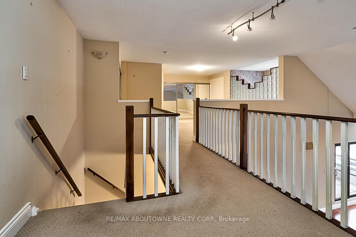 100 Bronte Road Unit 407 photo 16