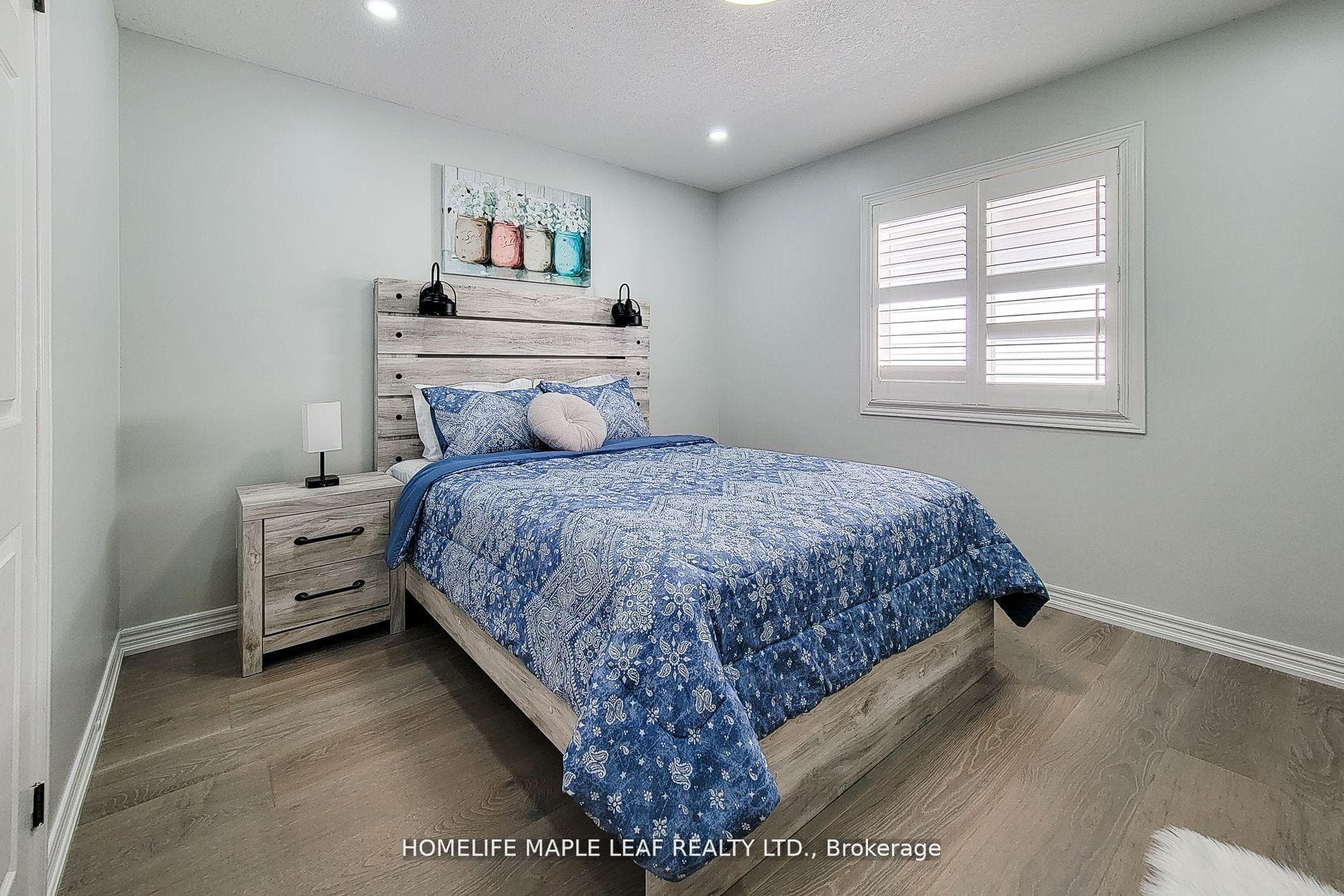 25 Vinifera Drive photo 32