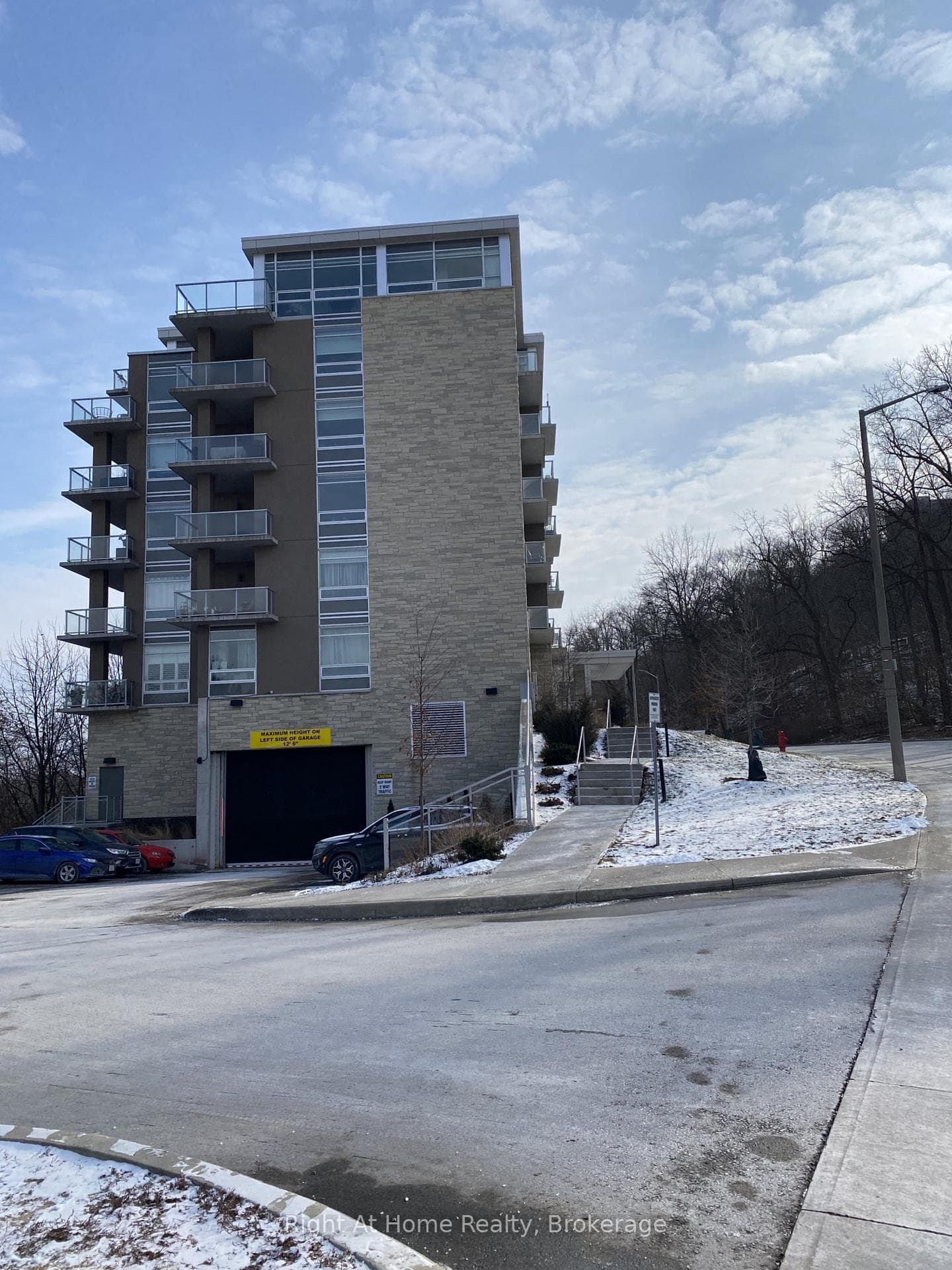 455 Charlton Avenue Unit 606 photo 2