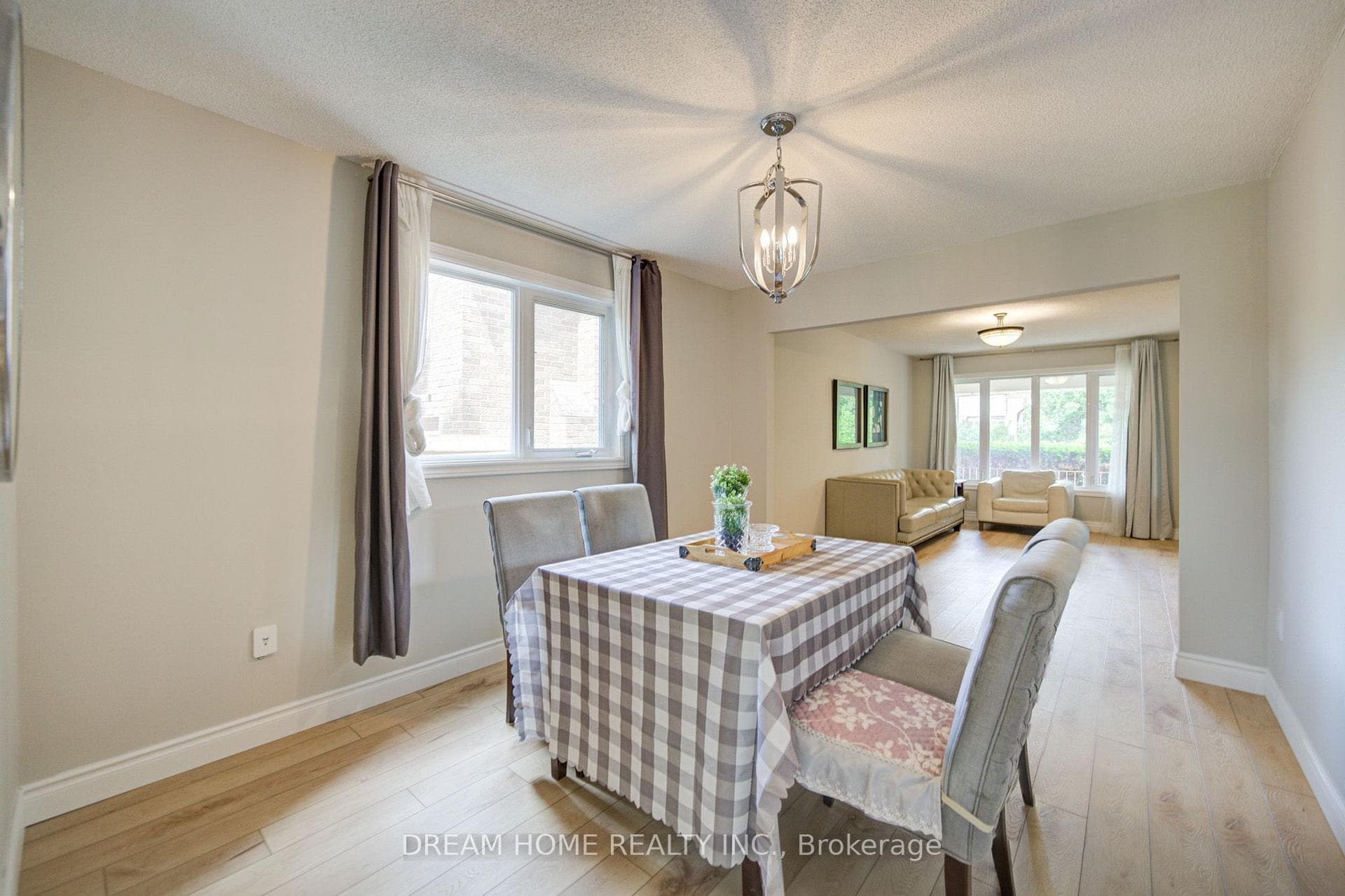 25 Yongehurst Road photo 10