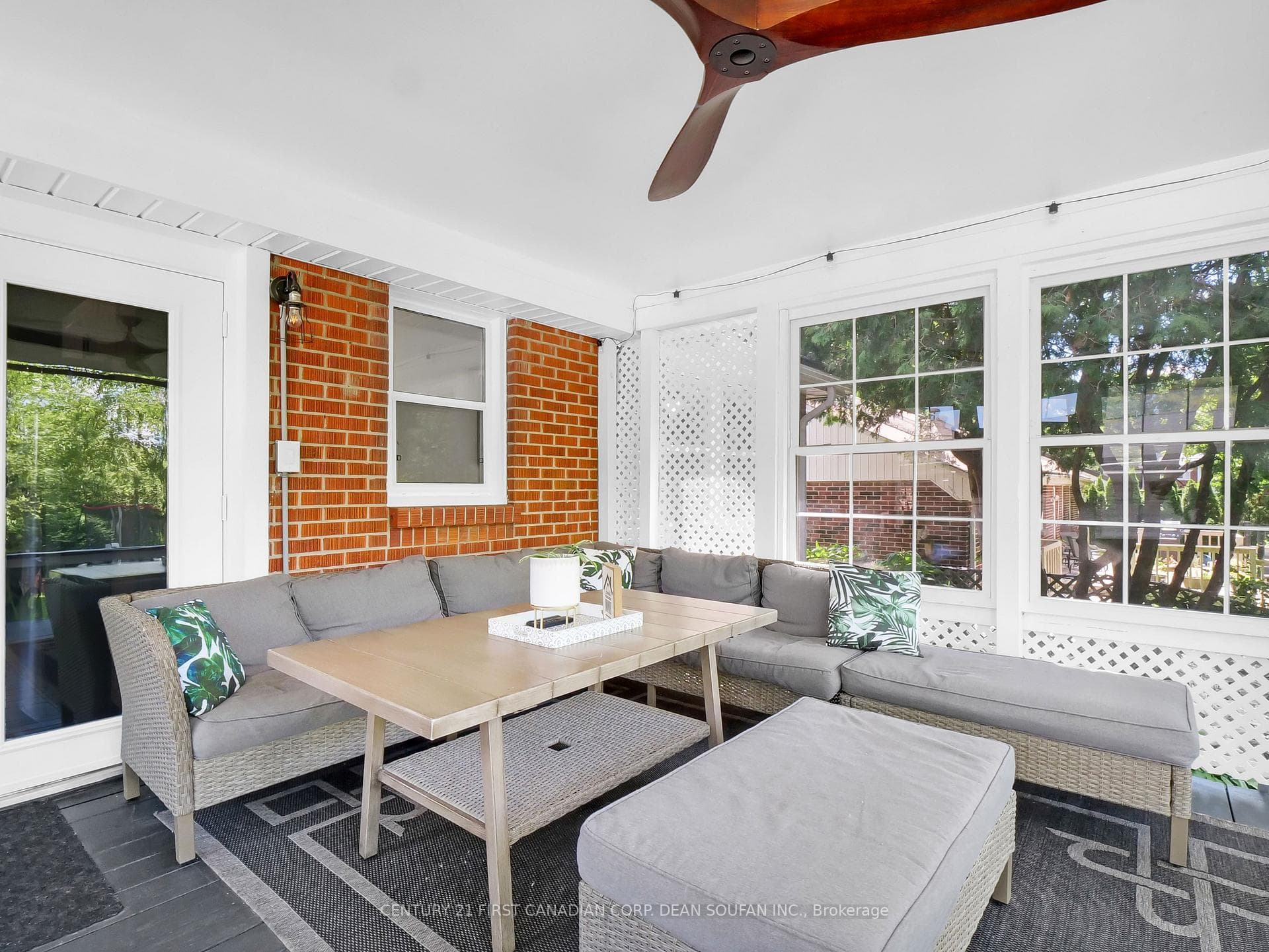 283 Belfield Street photo 25