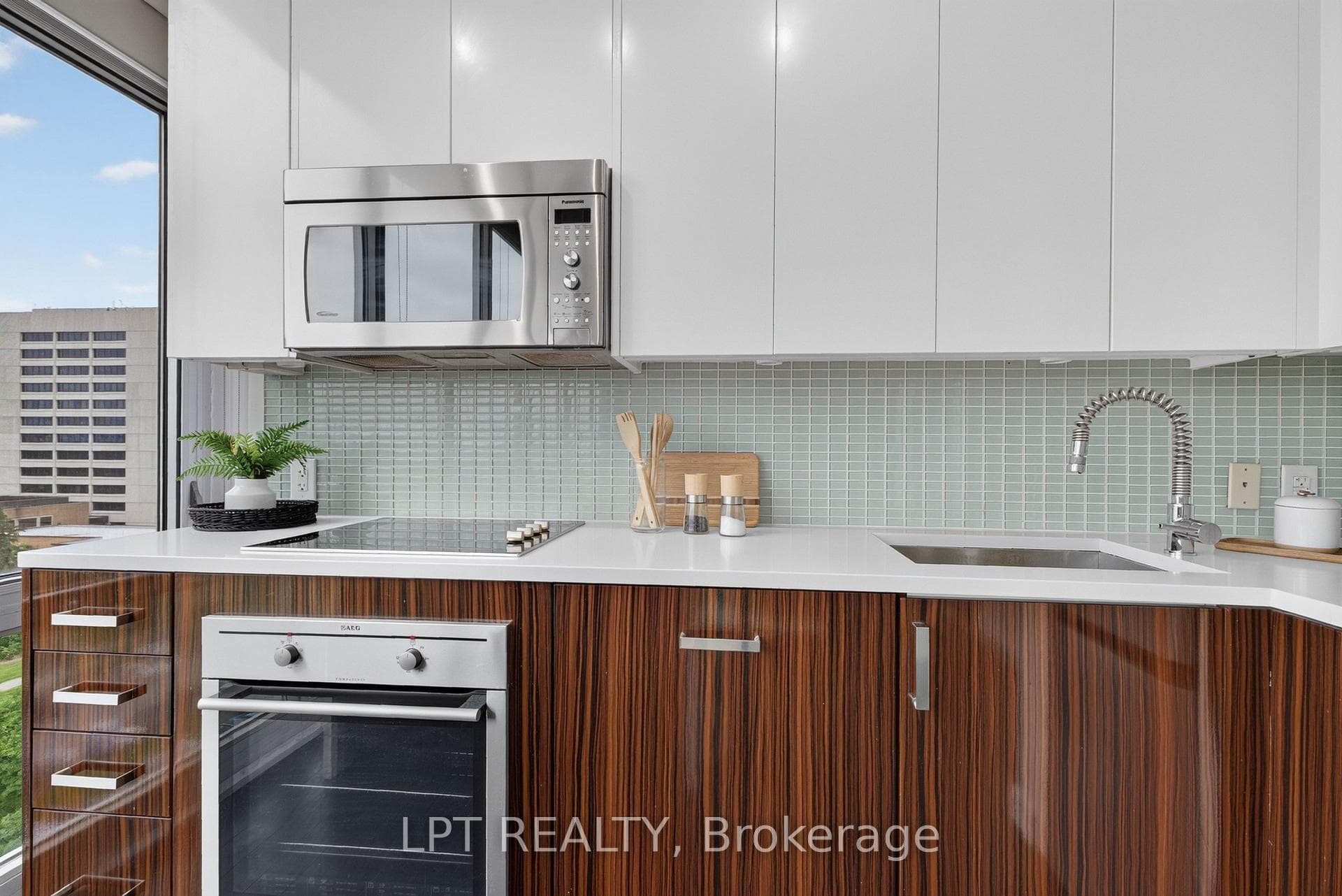 201 Parkdale Avenue Unit 1004 photo 15