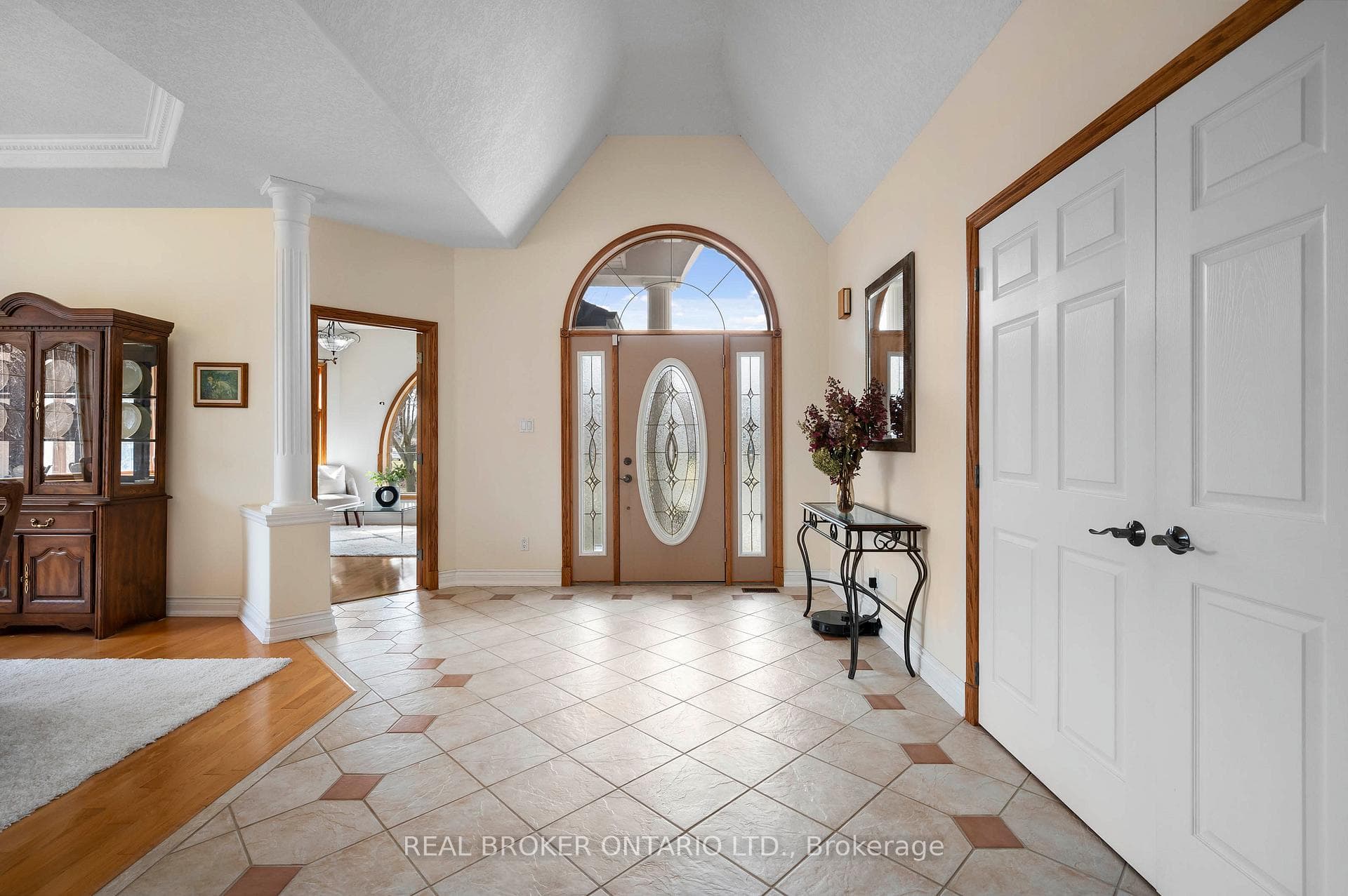 224 Shephard Place photo 5