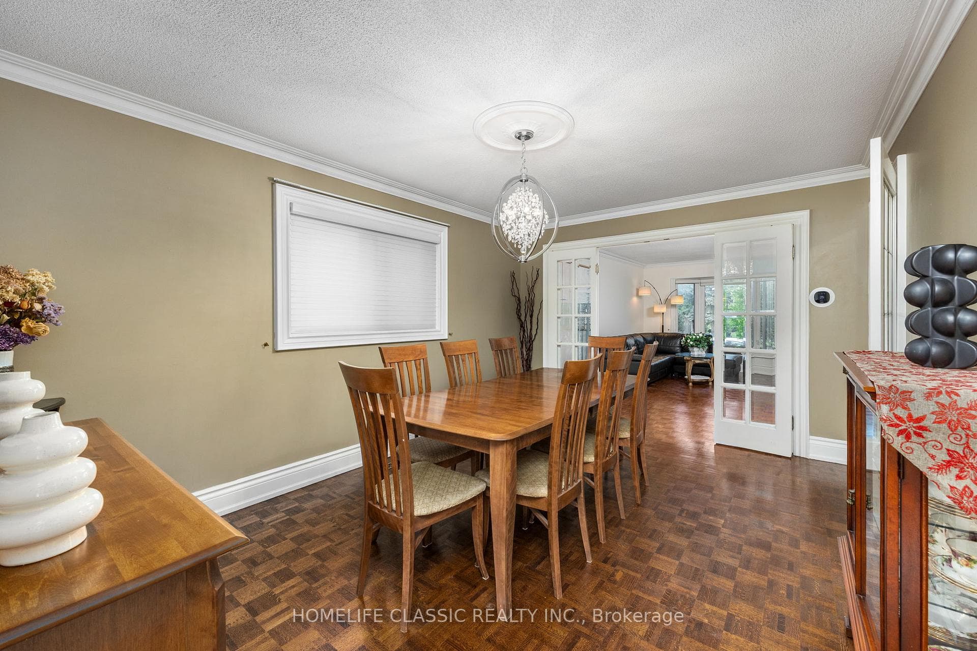 133 Medallion Boulevard photo 8