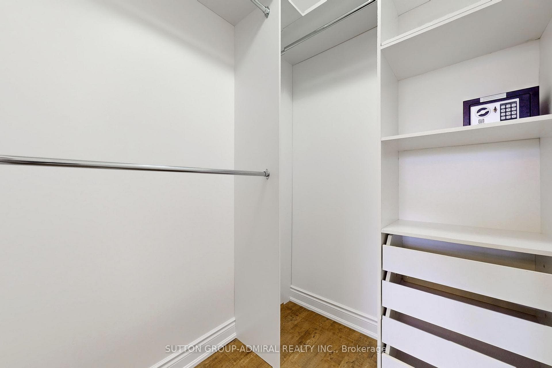 7451 Yonge Street Unit 401 photo 26
