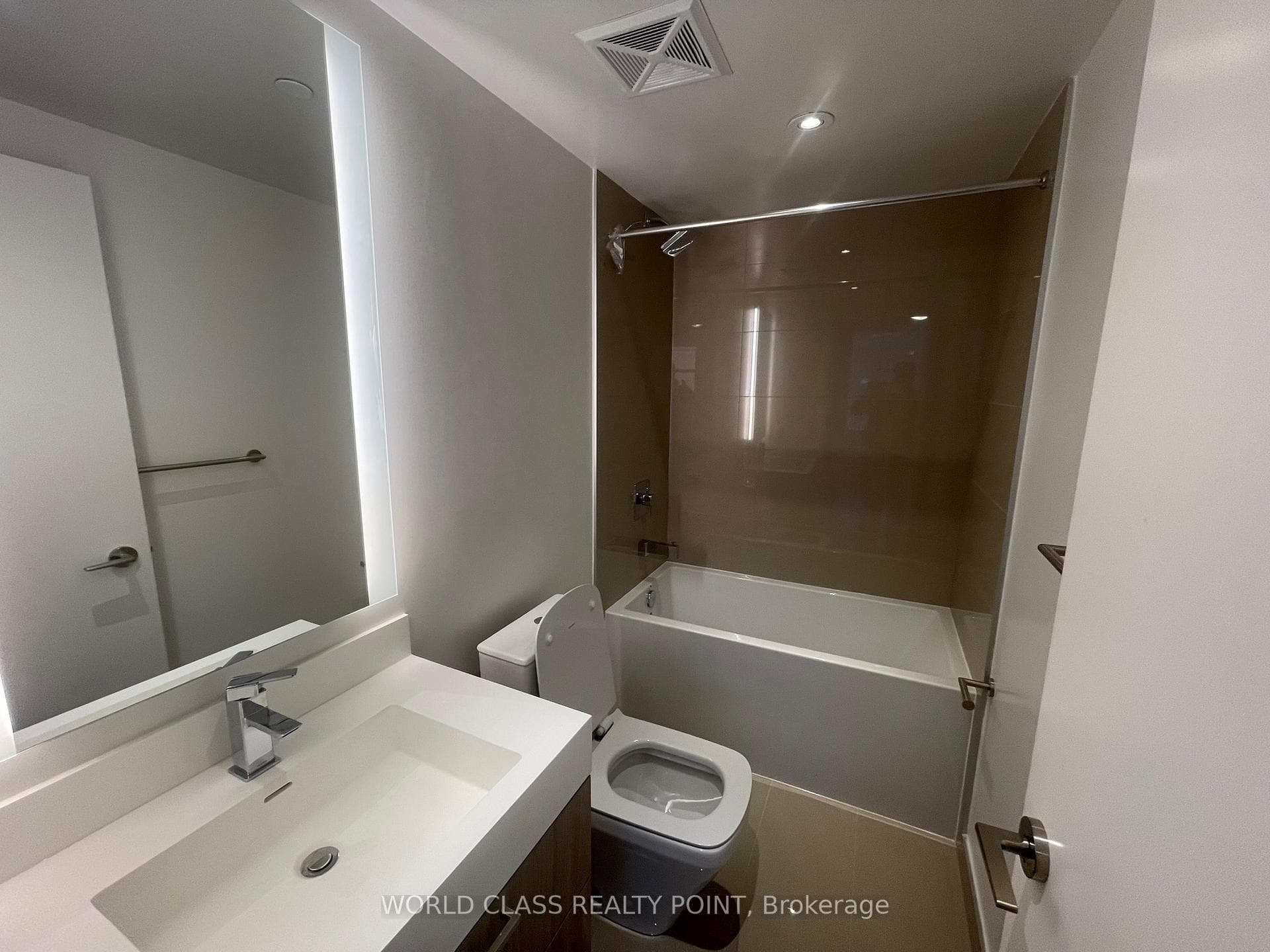 1 Yorkville Avenue Unit 302 photo 20