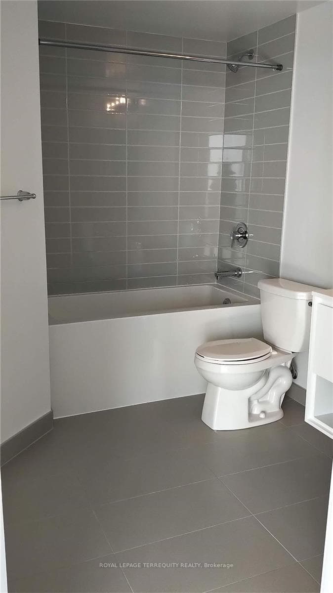 159 Wellesley Street Unit 2908 photo 9
