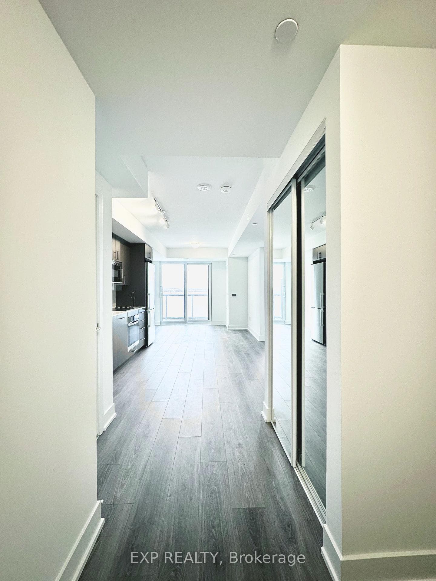 2545 Simcoe Street Unit 1219 photo 6