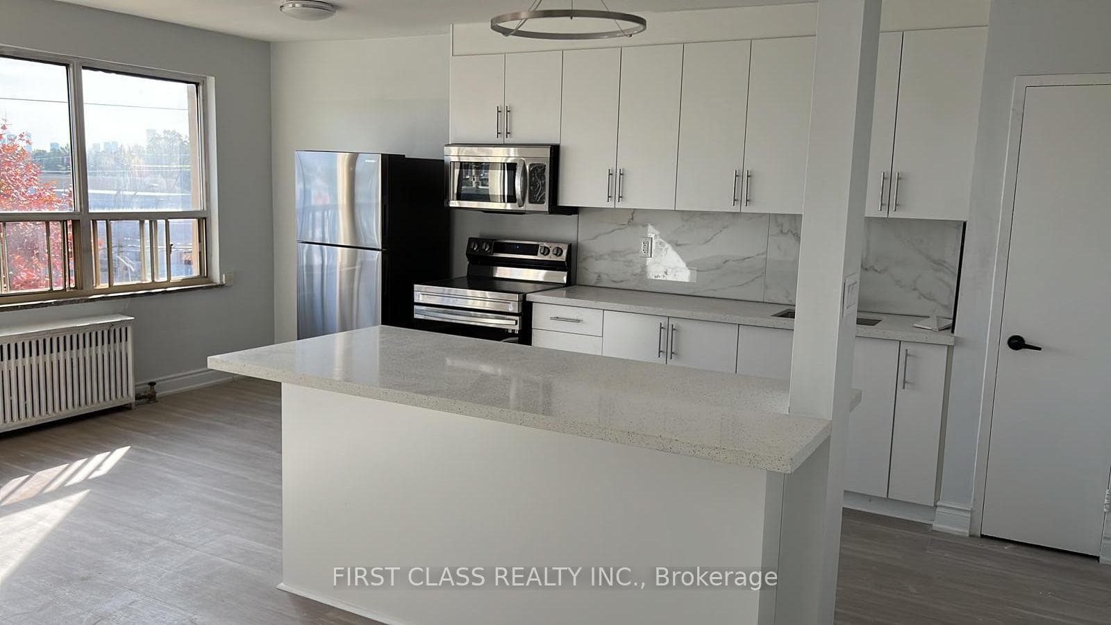 896 Eglinton Avenue Unit 107 photo 2