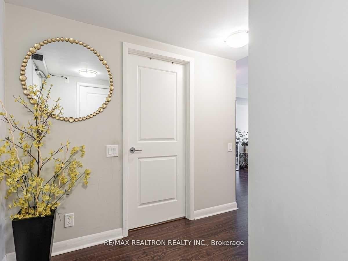 190 Borough Drive Unit 1101 photo 7