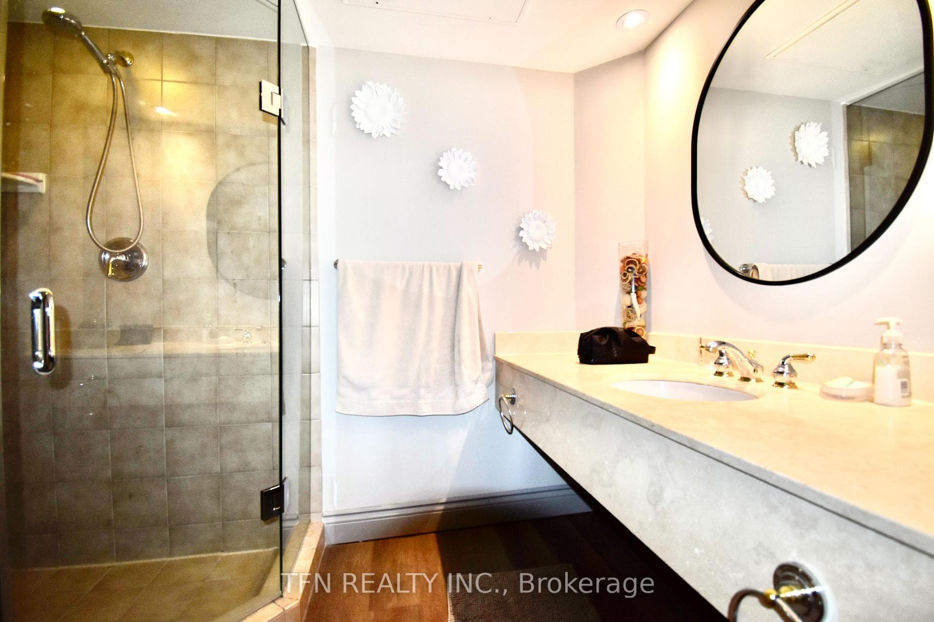 90 Highland Drive Unit 2498-1 photo 2