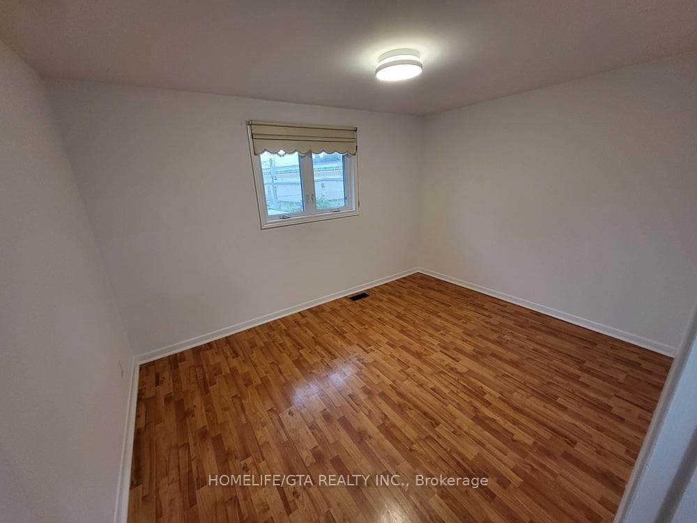 73 Benshire Drive photo 2